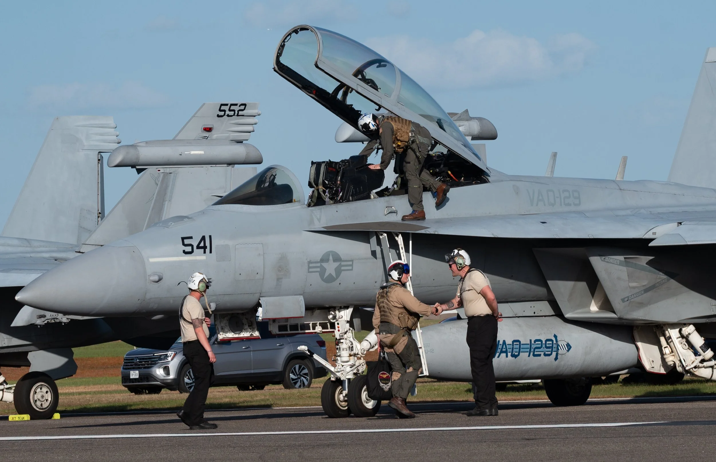 Groundcrew seeing off the EA18 Growler for the evening display