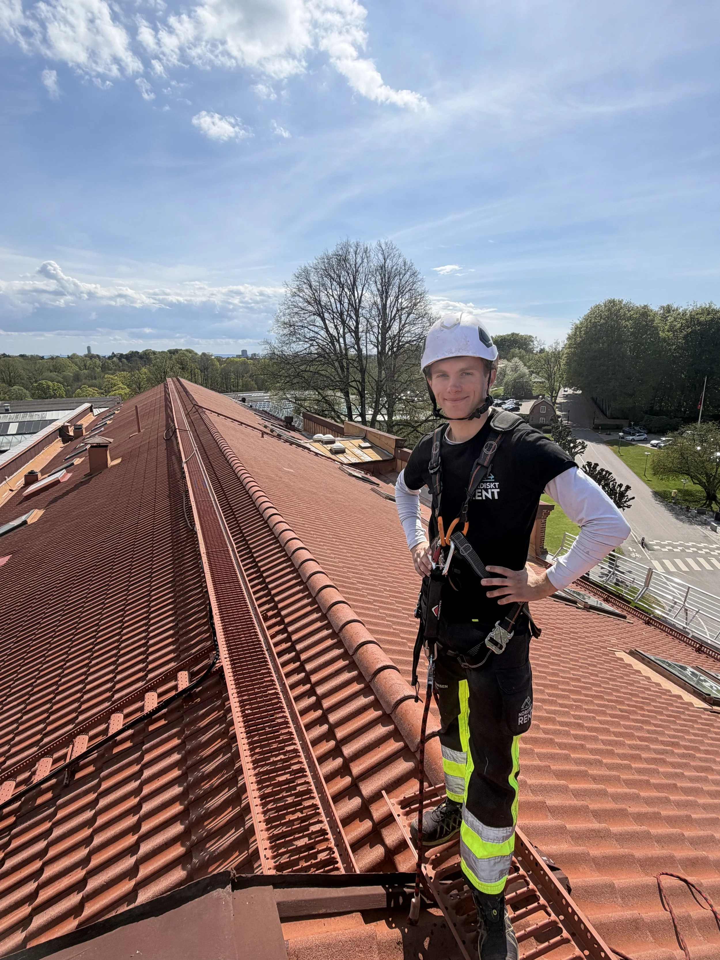 Nordiskt Rent AB har tvättat och impregnert ett betongtak