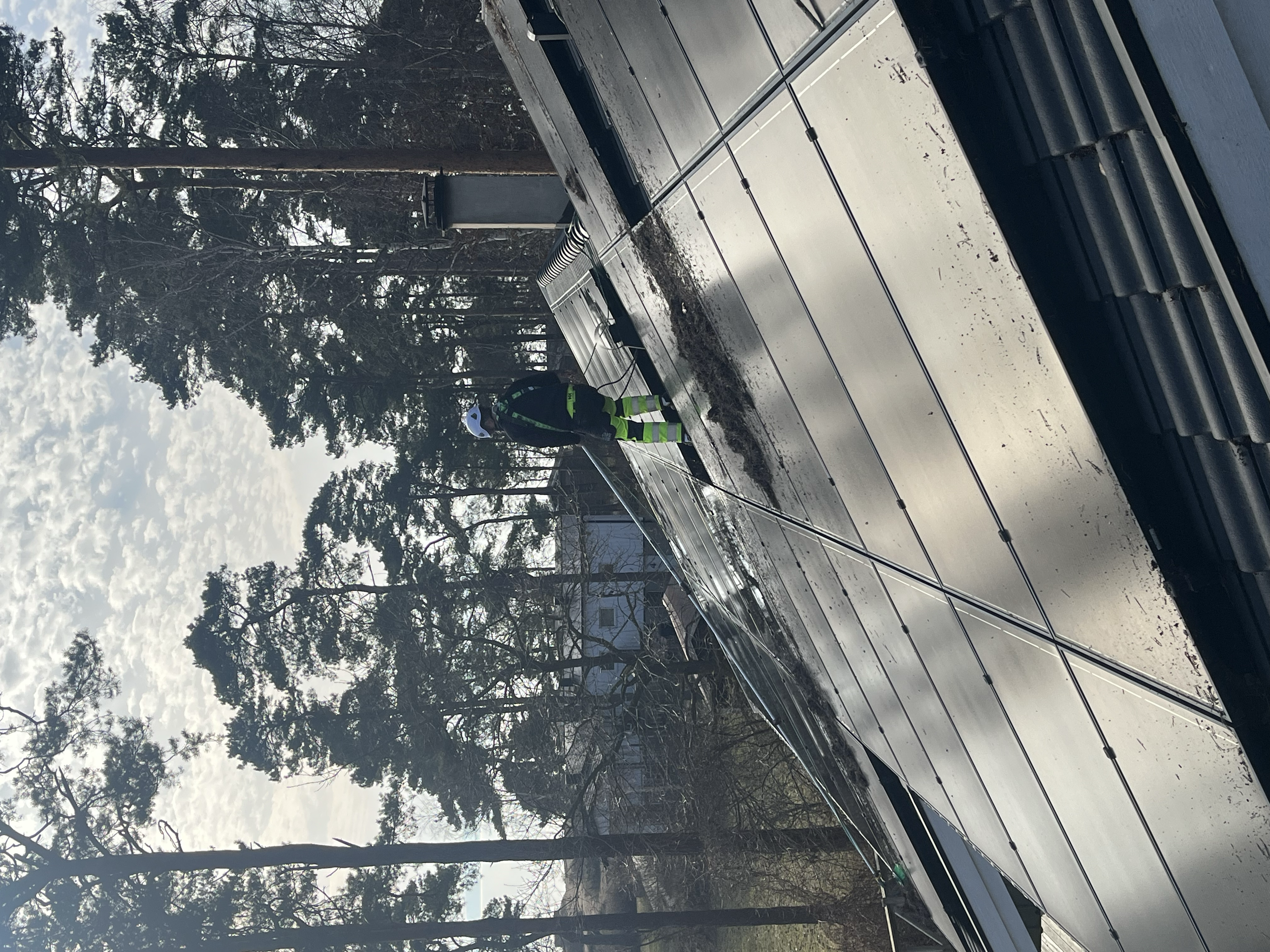 Nordiskt Rent AB rengör solceller för privatpersoner