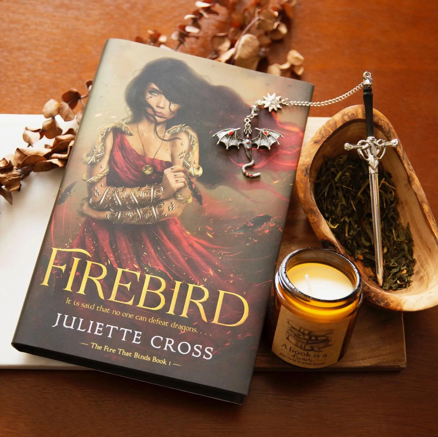 LAST DAYS TO GET YOUR MARCH BOOKMARK BOX! 🔥

Our march box will be available until Feb 19 so make sure to pre-orser your box before its gone!

What you will find in your box:
🔥Hardcover or Paperback copy of Firebird by Juliette Cross
🔥Dagger and D