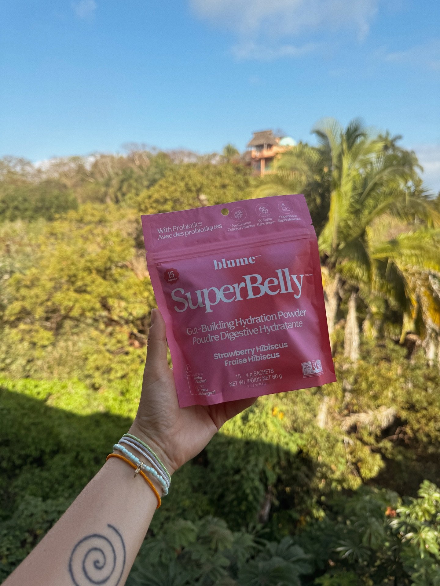 Big shoutout to @itsblume for keeping us hydrated all week with their Super Belly Gut-Building Hydration Drink!! 

Delicious &amp; so hydrating 💧