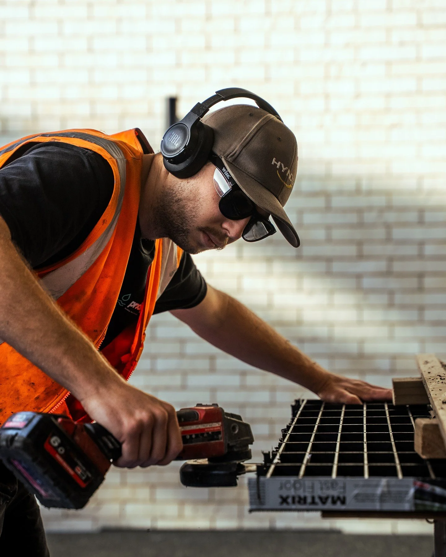 You&rsquo;d agree that having the right tools on the job is the key to getting things done properly on any site.

The same applies to having the right people on site and why we show up ready to work alongside you, as part of your team. This way we ca