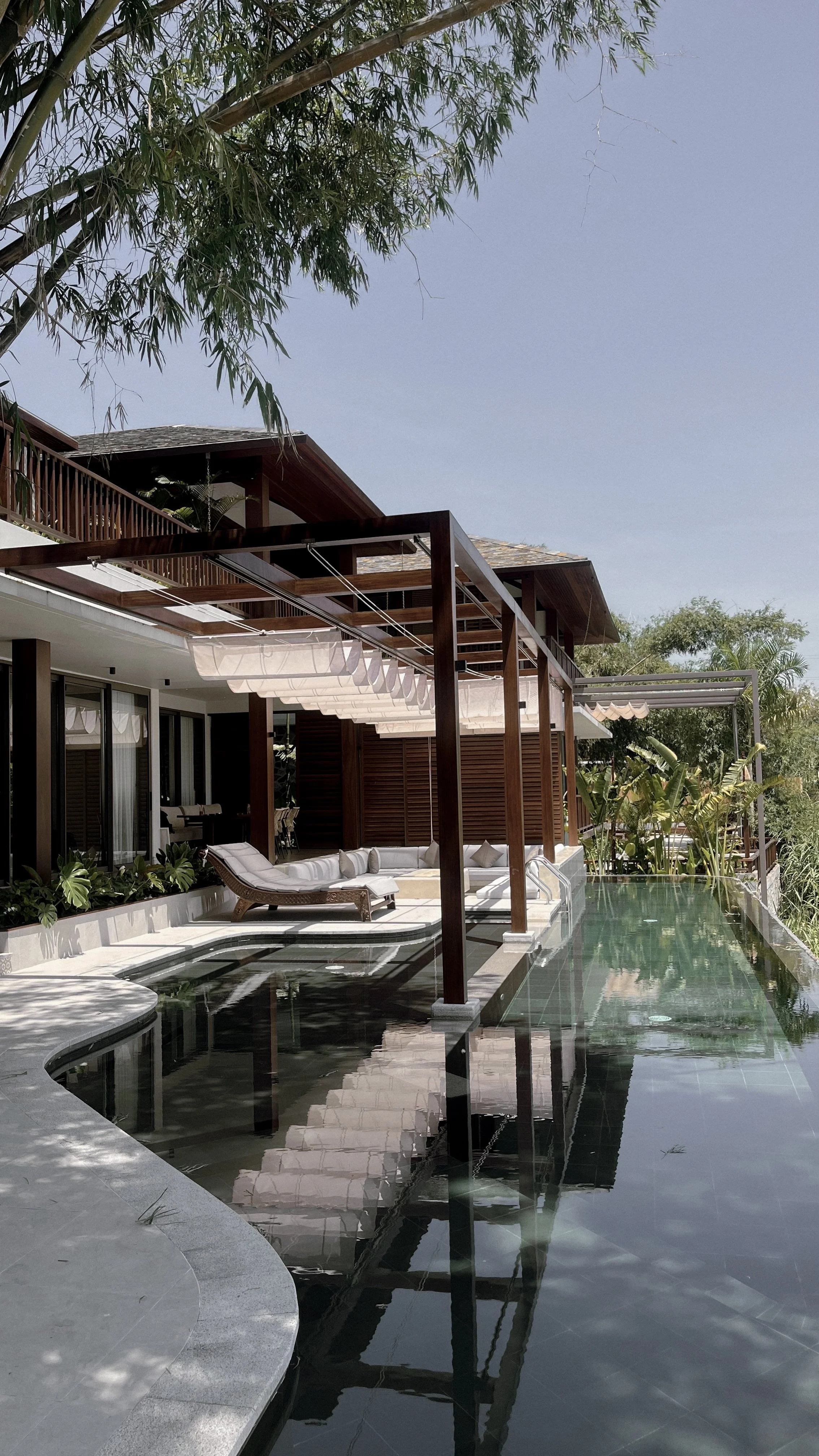 01 / Perfomance about to begin