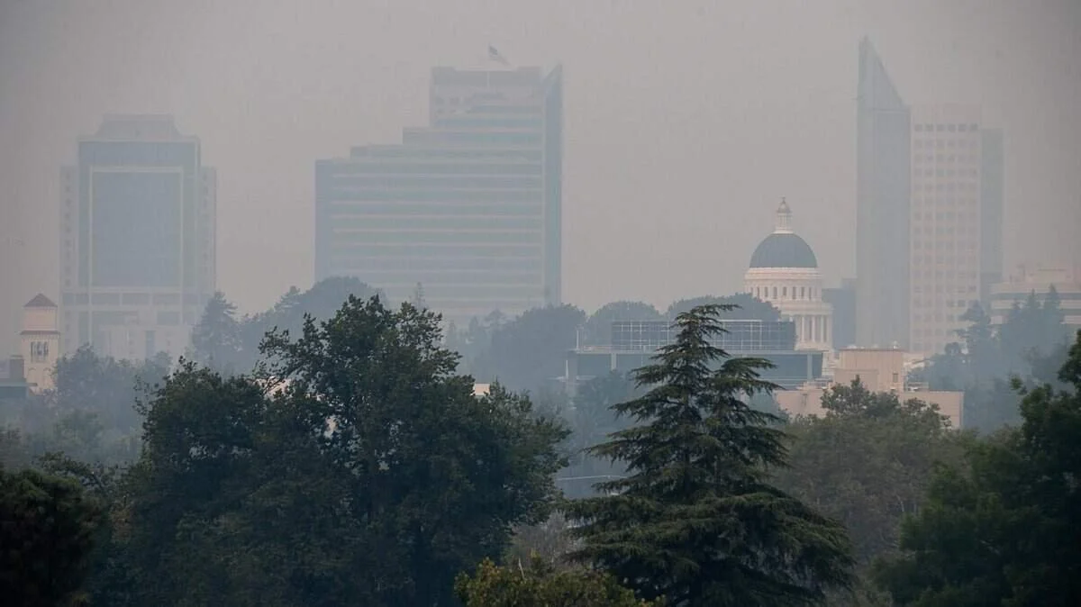 A smoggy Sacramento skyline