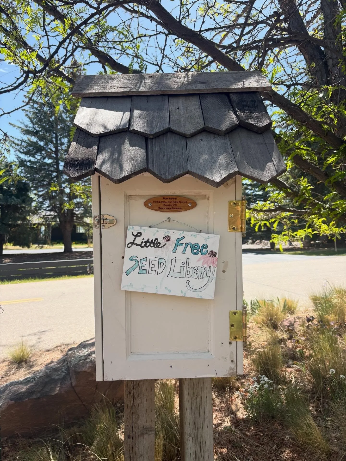 Our neighborhood&rsquo;s fabulous Free Little Seed Library. We love you Jill! 

The best @littlefreelibrary adaptation on #tinytuesday. Sharing my love for everything tiny on Tuesdays.