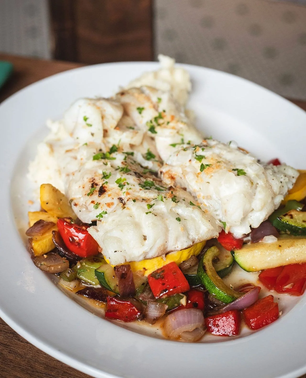 As the days get a little cooler, our Wood Oven Roasted Haddock is exactly what the season calls for &mdash; flaky haddock straight from the wood oven with mashed potato, saut&eacute;ed vegetables, lemon thyme sauce and crispy breadcrumbs.⁠
⁠
A little