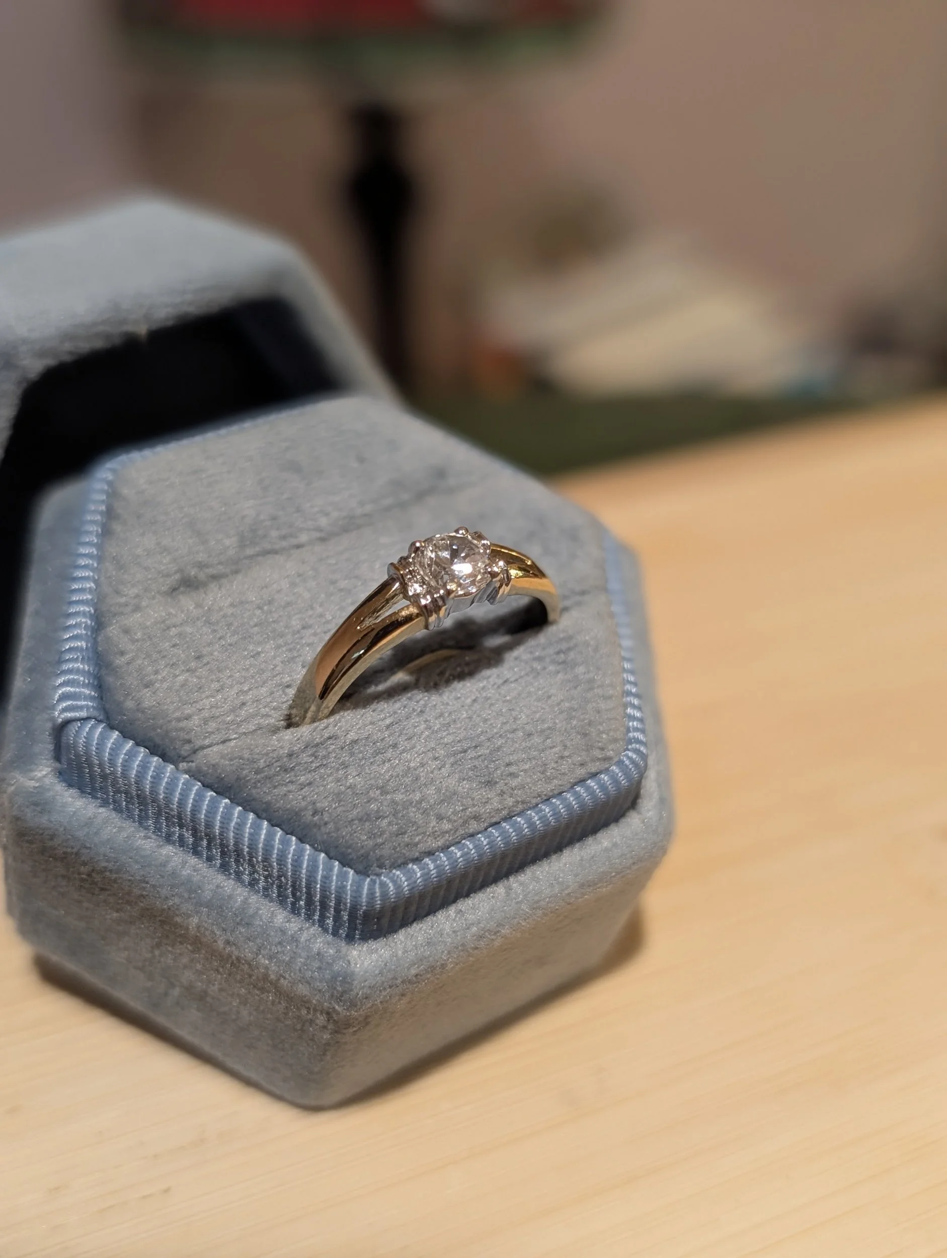 Dainty Vintage East-West Set Ring | Size 7