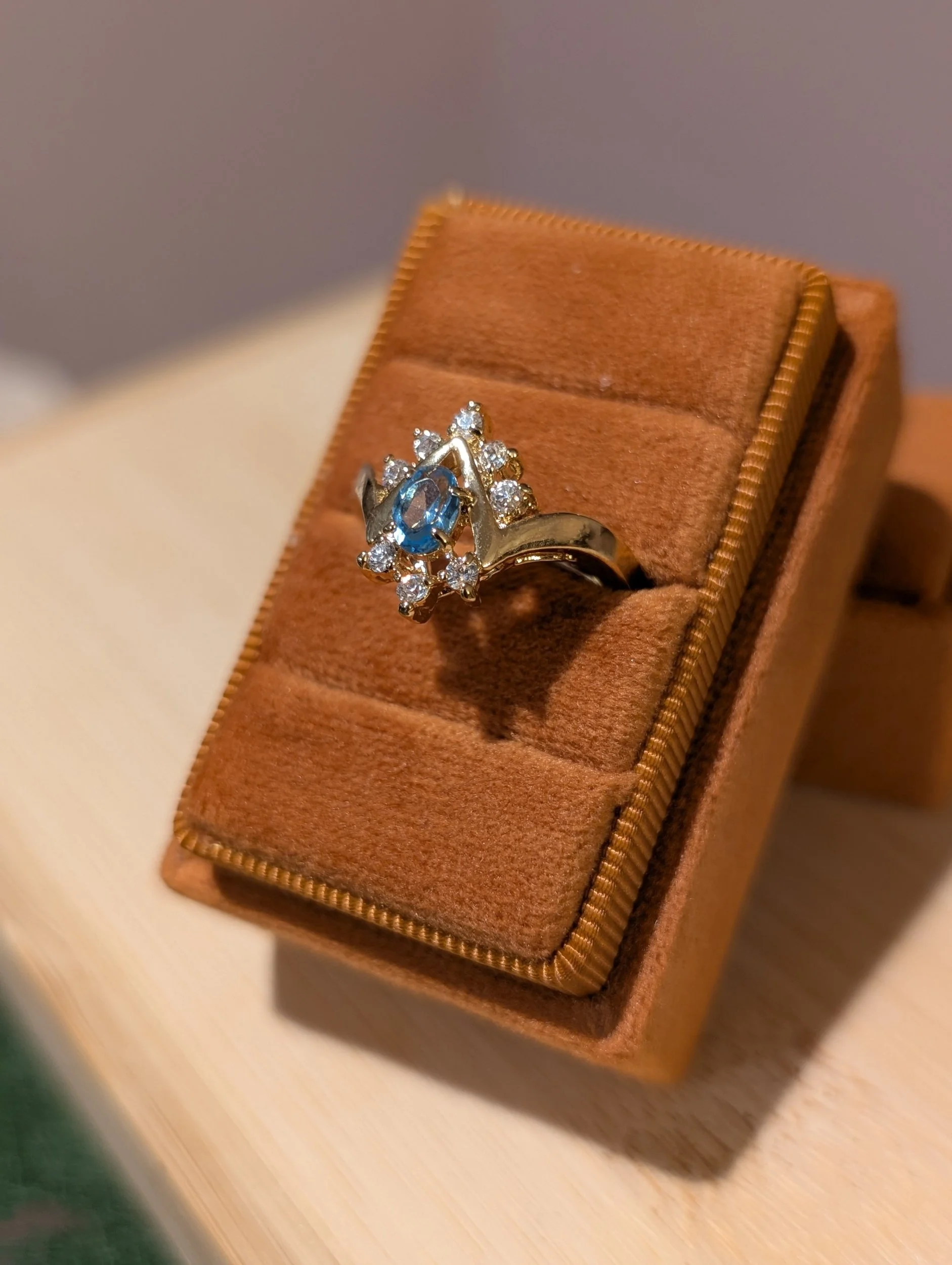 1980s Vintage Blue Topaz Ring | Size 7