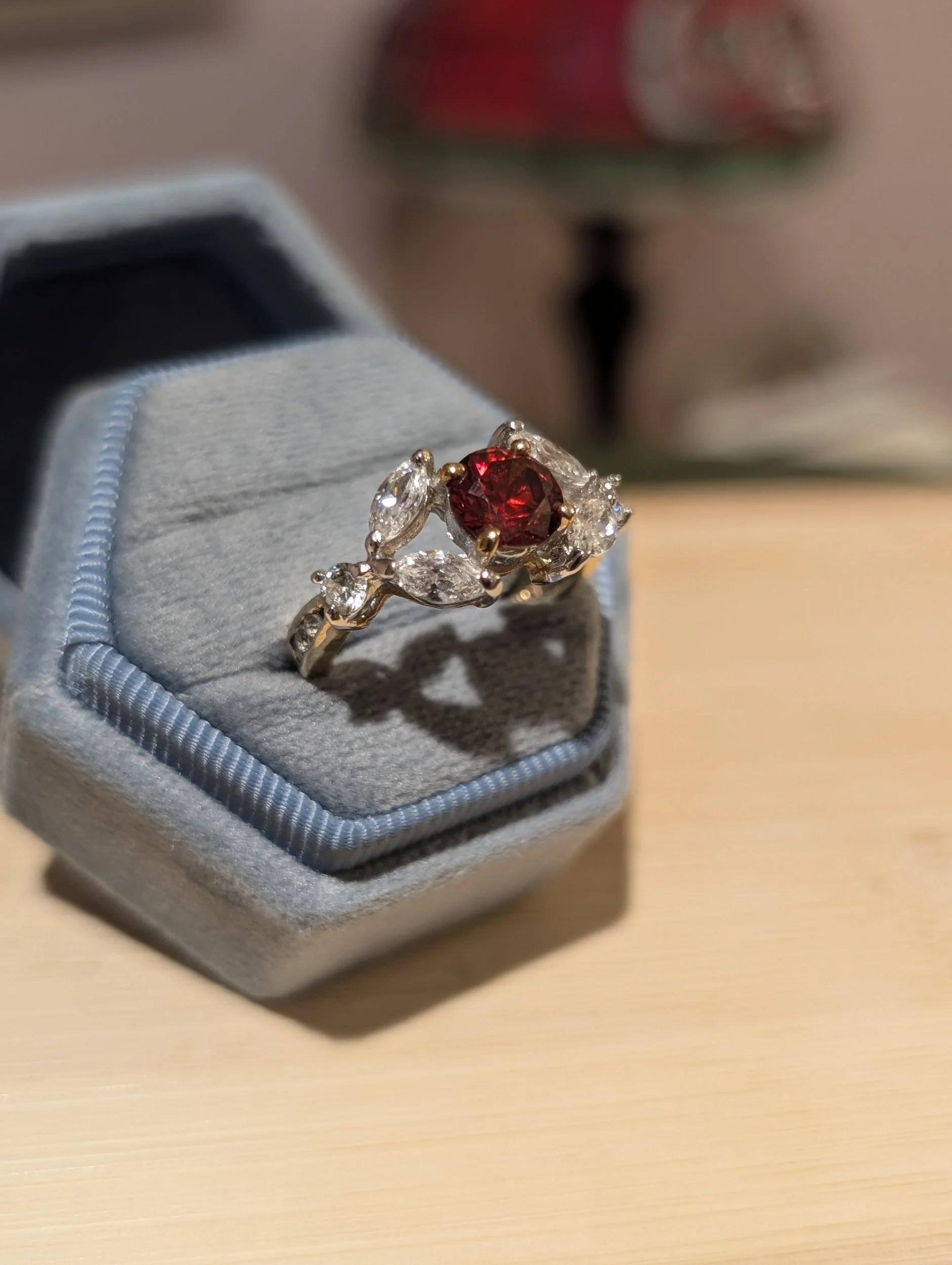 Vintage Garnet Laurel Ring | Size 8