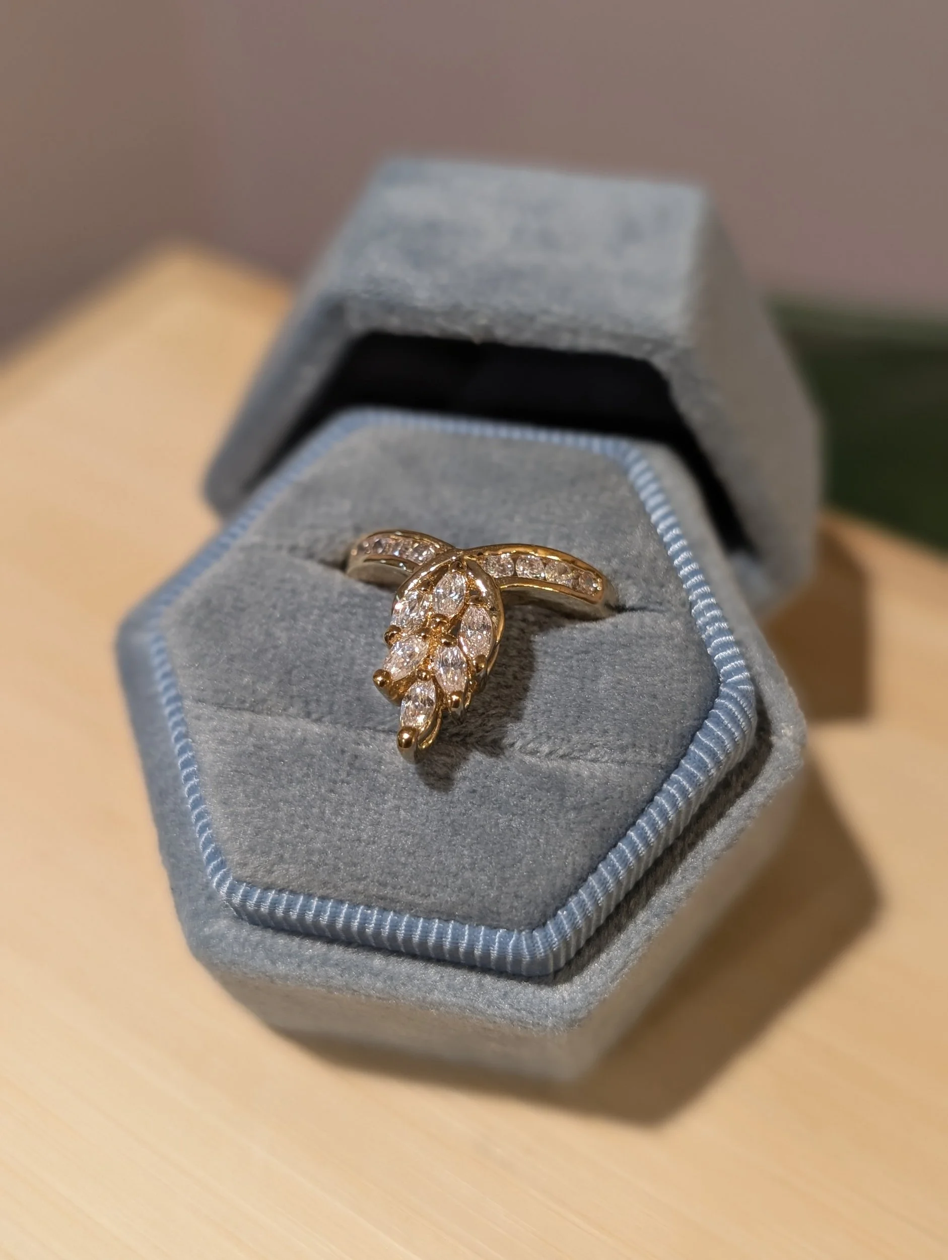 Vintage Gold Leaf Gemstone Ring | Size 5