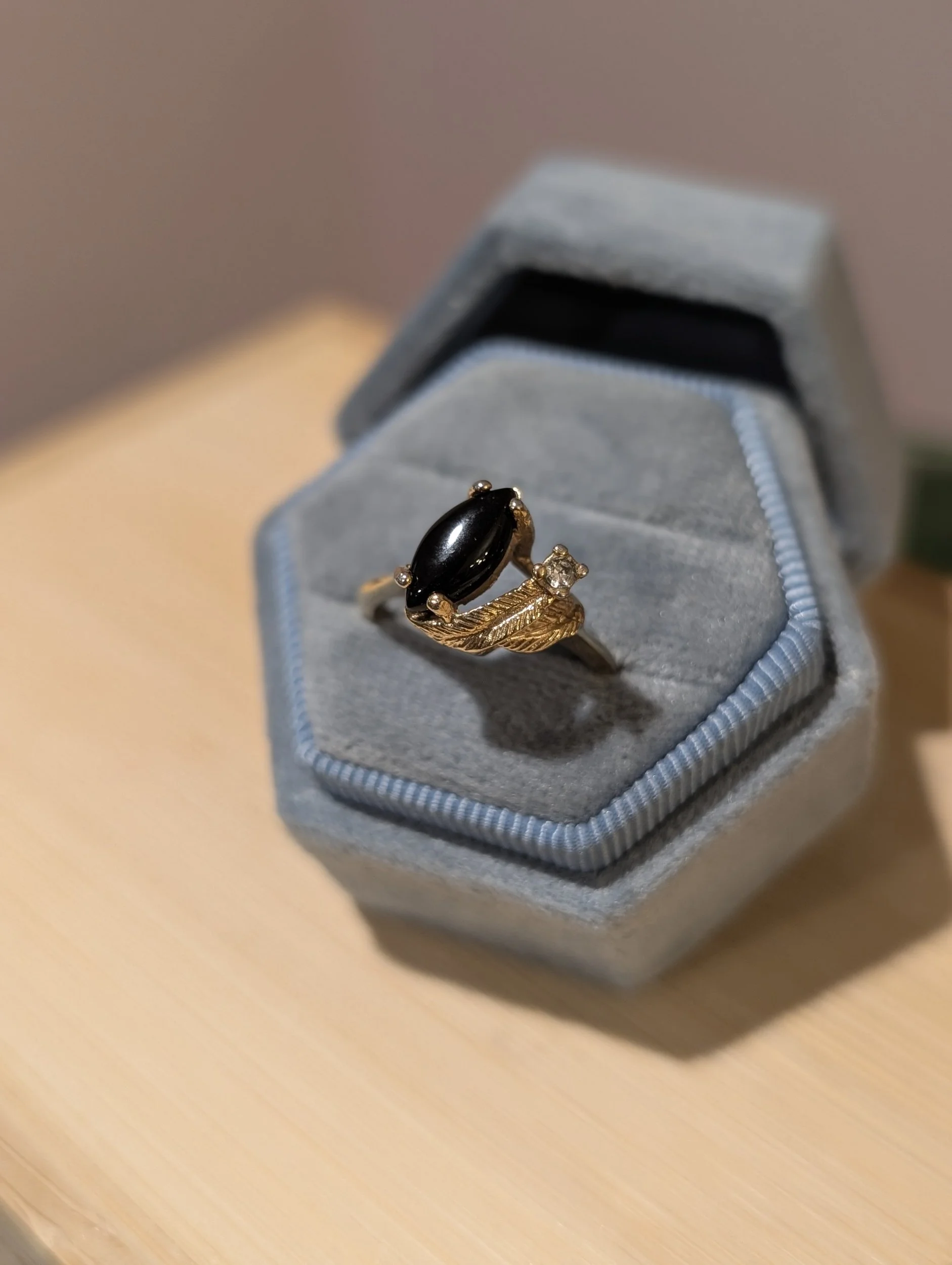 Vintage Black Onyx Gold-Tone Ring | Size 5.5