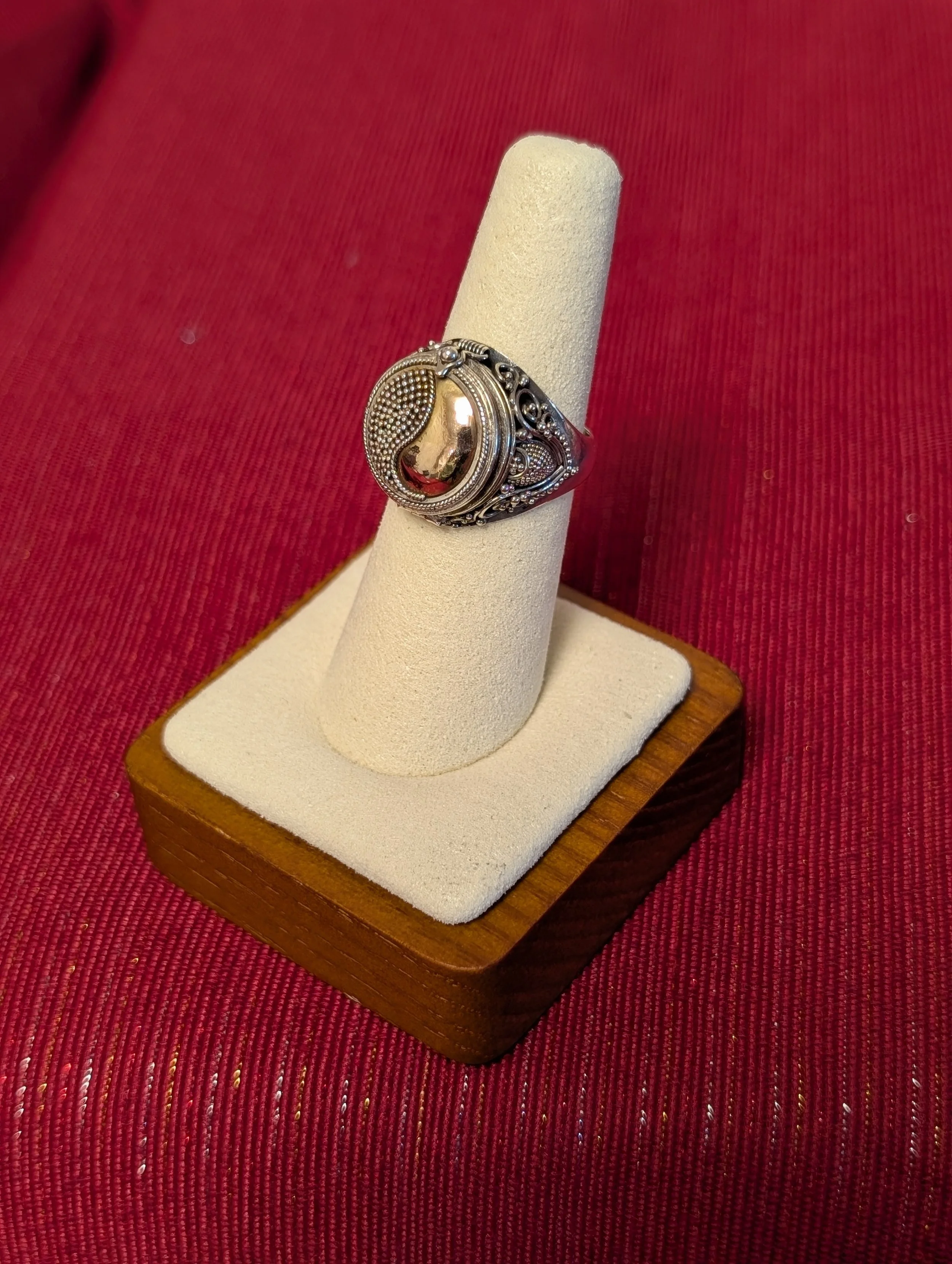 SilverCopperPoisonRing1.jpg