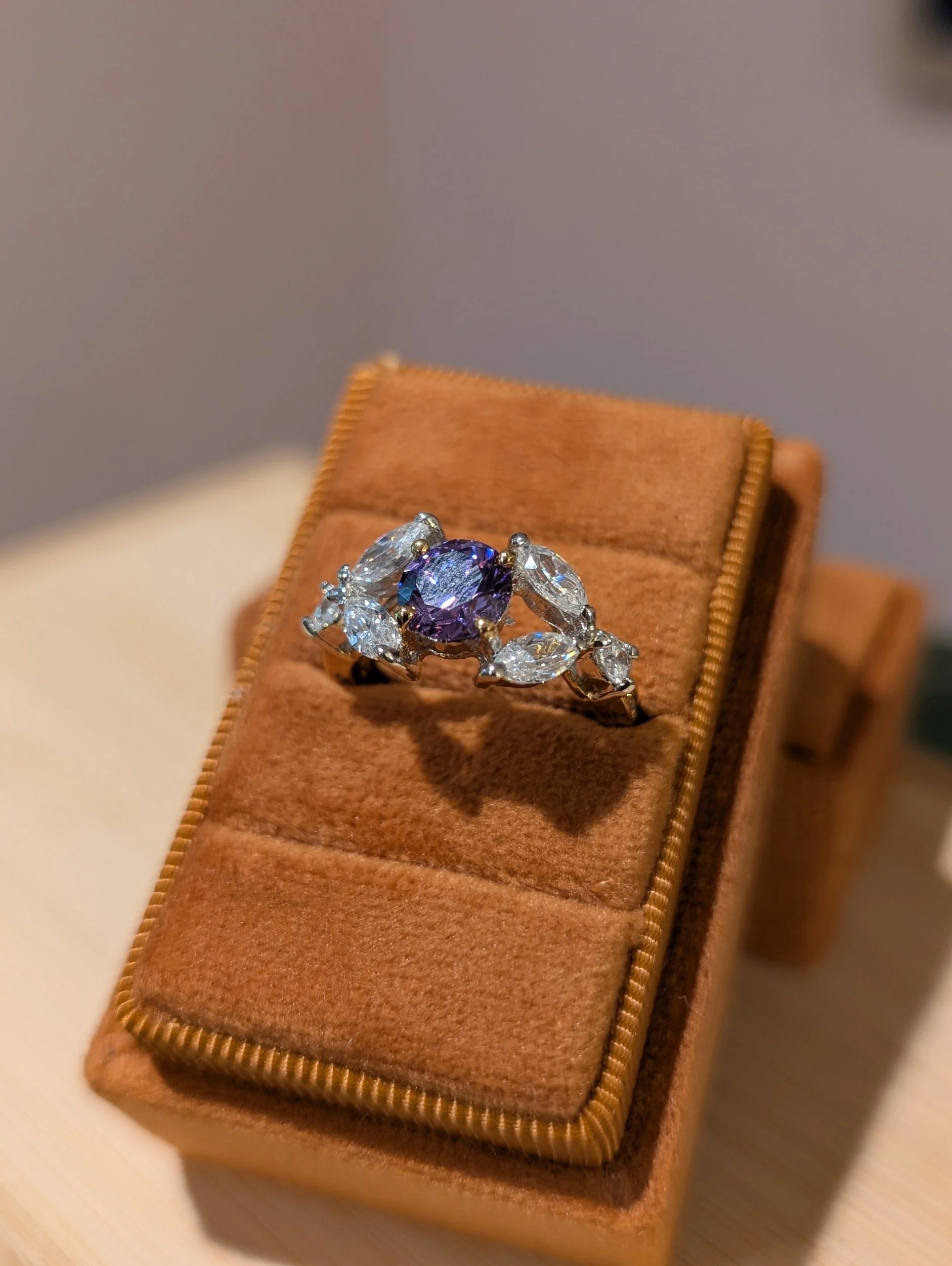 Vintage Amethyst Laurel Ring | Size 6