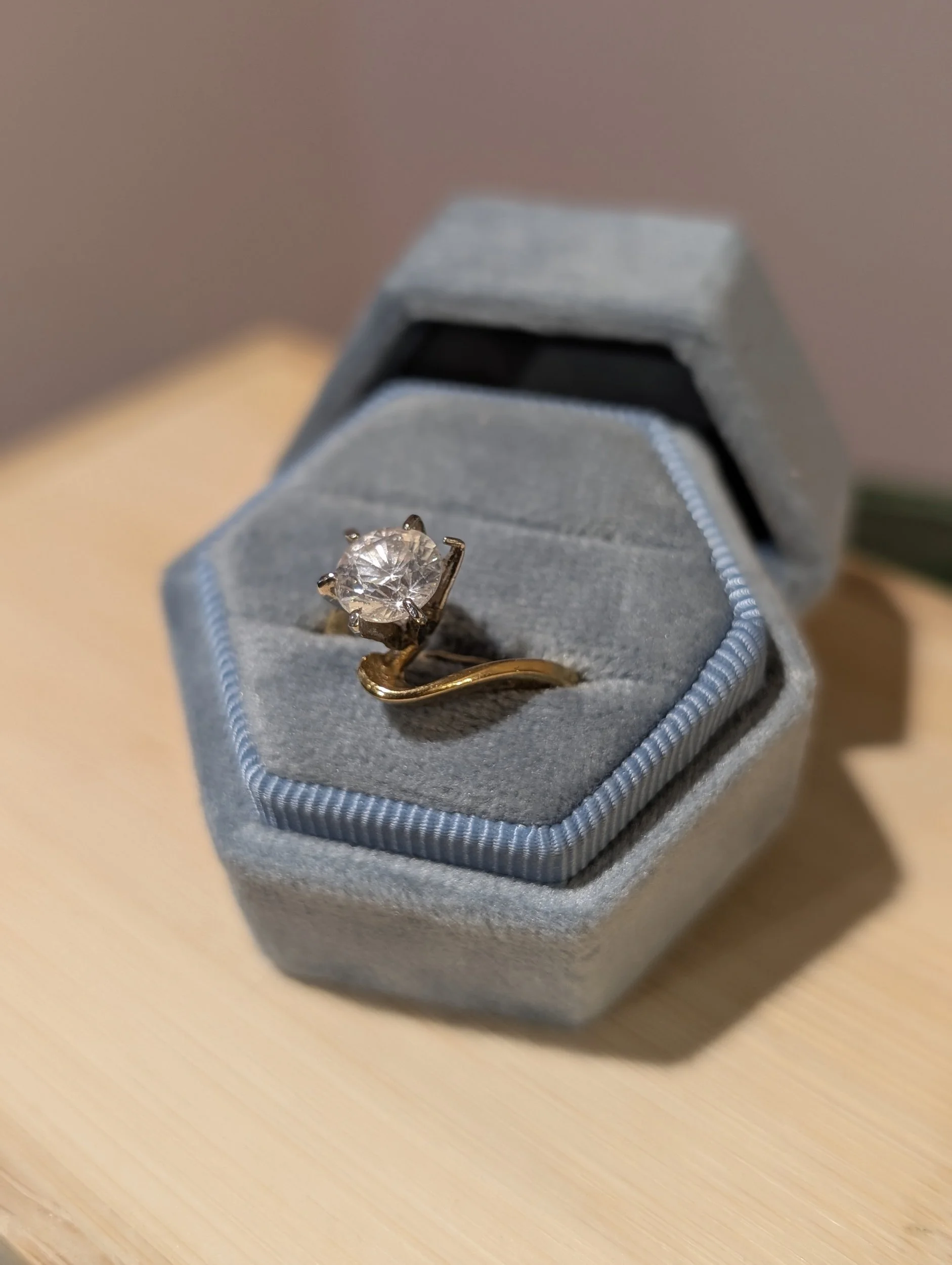 Vintage Gold Tone Solitaire Ring | Size 5