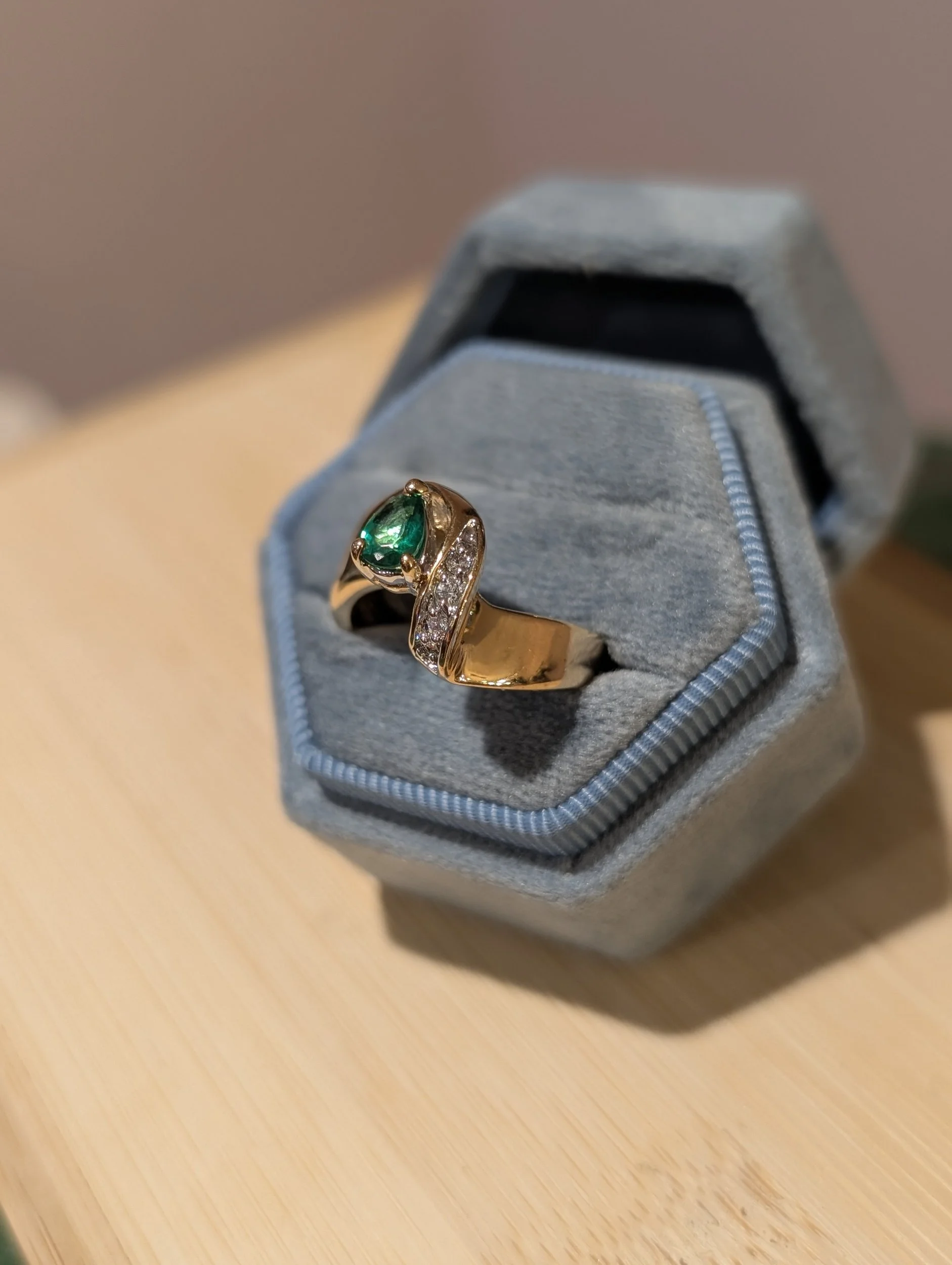 Vintage Emerald Elegance Ring | Size 7