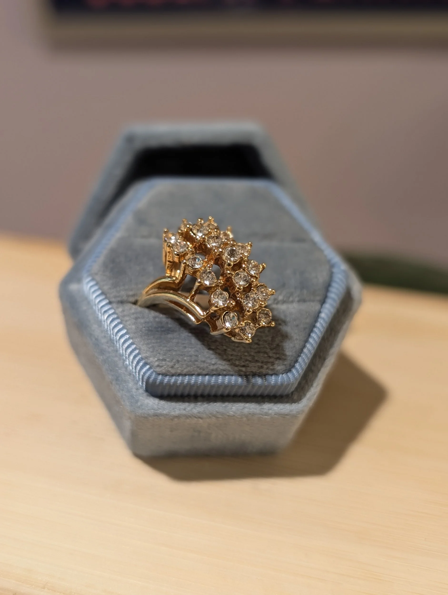 Regal Vintage Gold Ring | Size 6