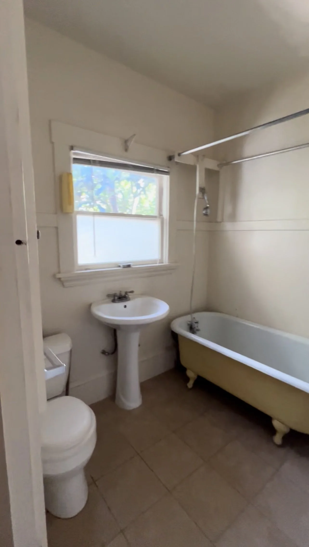 Guest Bathroom before.JPEG