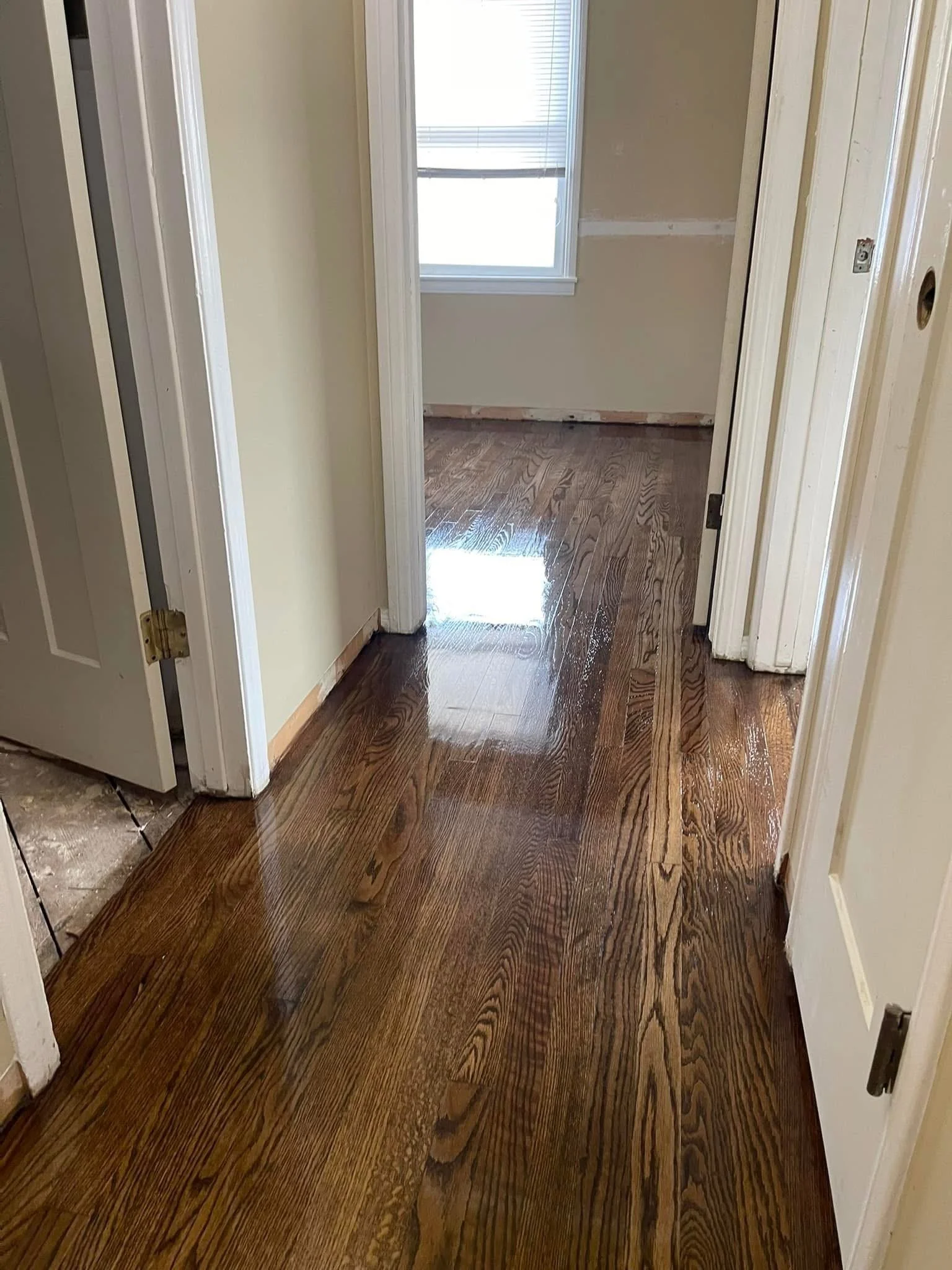 De La Cruz Wood Flooring