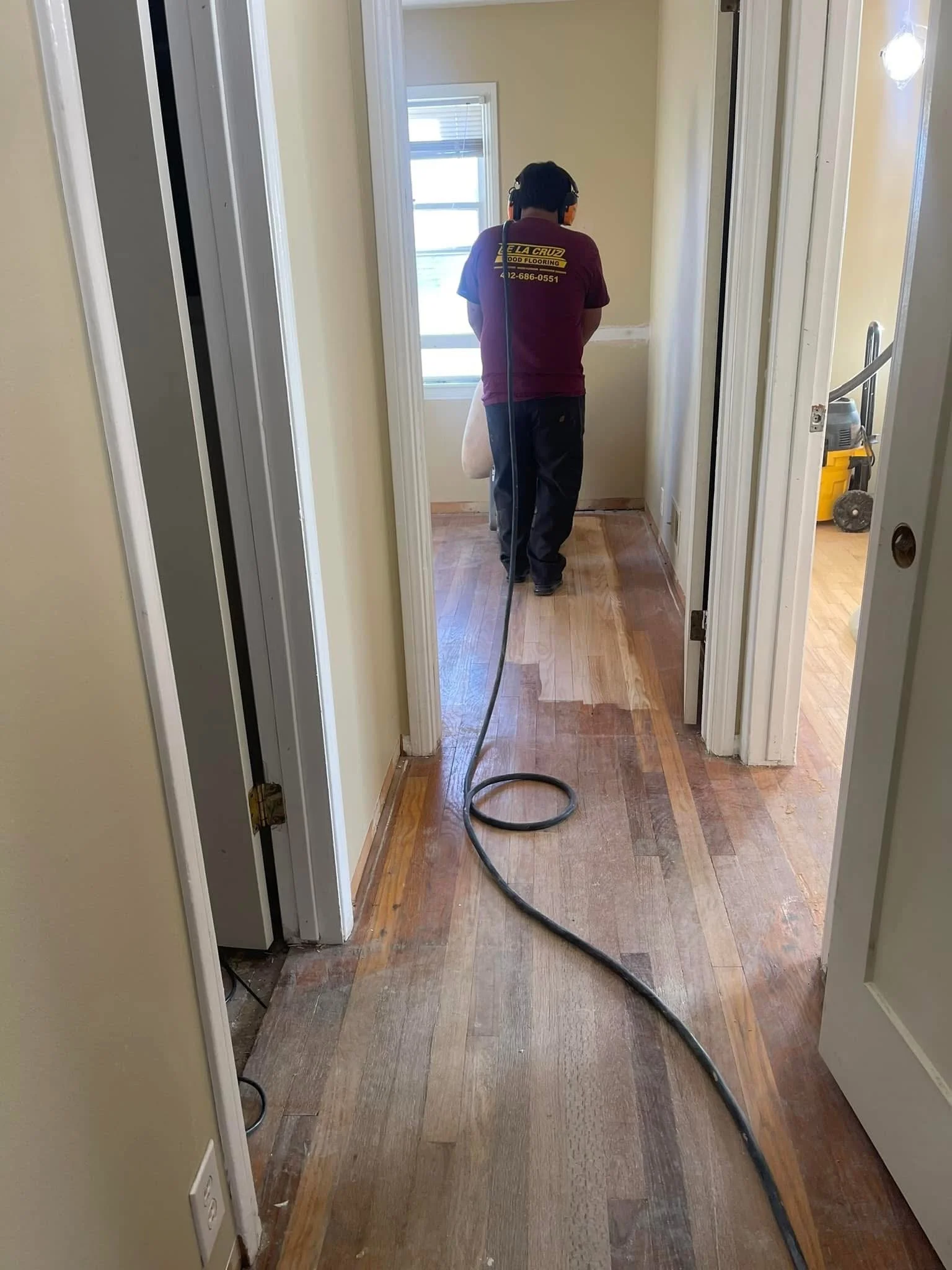 De La Cruz Wood Flooring
