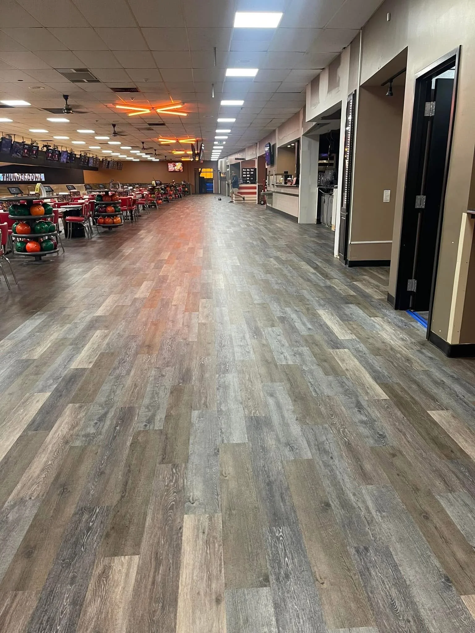 De La Cruz Wood Flooring