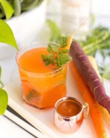 Easter brunch just got a little fresher. 🐣🥂
Join us Saturday April 4th from 4&ndash;6pm for a free Easter cocktail tasting featuring two festive pours: the Strawbunny Blush Fizz with fresh strawberries and the Velveteen Mule with fresh carrot juice