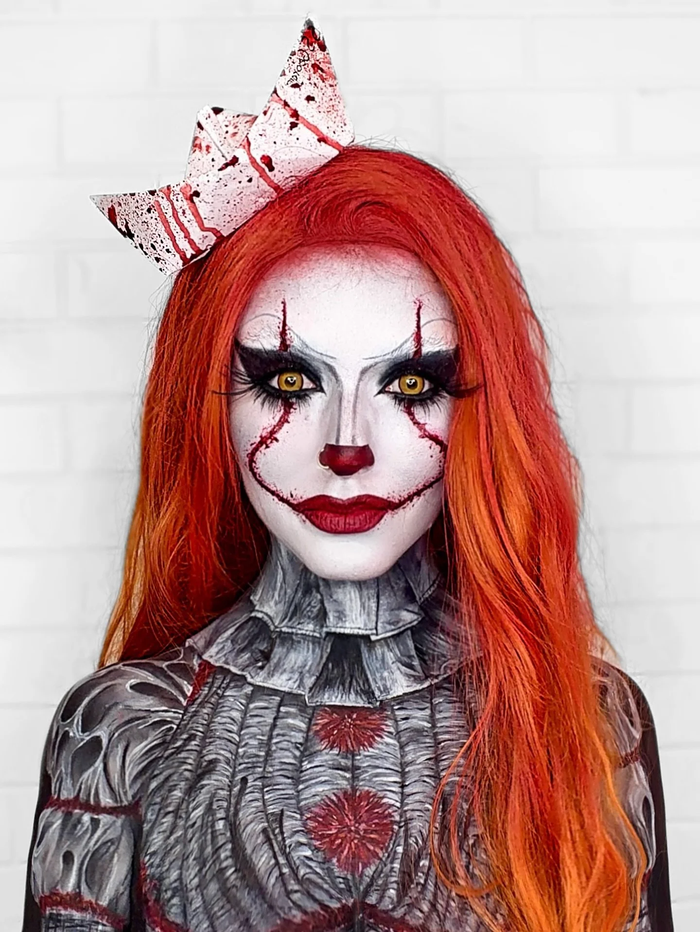 Why are clowns so good with money? Because they&rsquo;re pennywise&hellip; HA 🤡🤍
&bull; 
&bull;
&bull;
&bull;
&bull;
@mehronmakeup
-paradise makeup aq 30 colour pro palette 
-stageblood
&bull;
@primalcontactlenses 
-villain 
&bull;
@makeupbymario 

