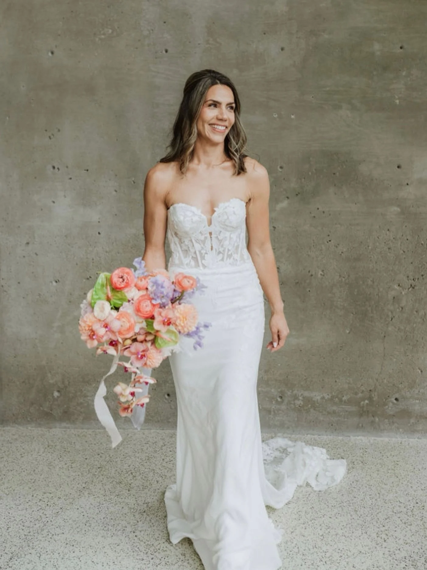 K A R L A 
pt.3🤍
&bull;
Flowers by @blackearthfloral 
&bull;
Photographer @kaceyclarkphotography 
&bull;
@kashalashes - individuals 
&bull;
&bull;
&bull;
&bull;
&bull;
&bull;
&bull;
#yyc #yycmuartist #yycmua #calgarymakeupartist #makeupartist #calga