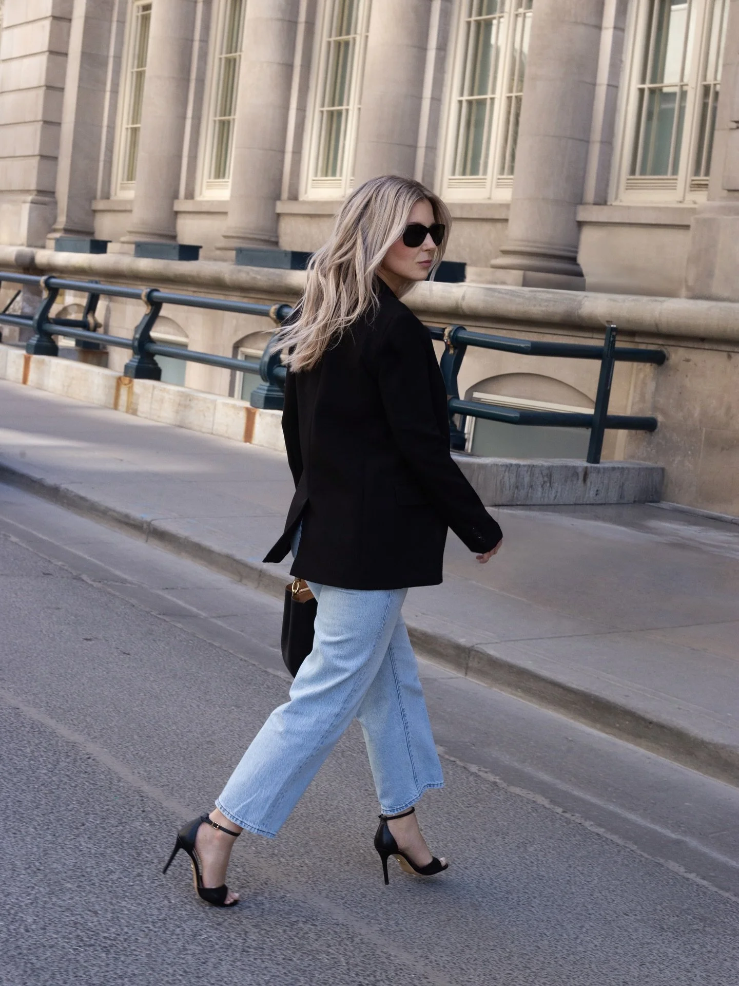 K I M  W I L K I N S O N 
🤍
&bull;
Photographer- @jackieduncanphotography 
Hair- @kari.kalmer 
Makeup- @bryanartistry 
Model- @therealkimwilkinson 
&bull;
&bull;
&bull;
&bull;
&bull;
&bull;
&bull;#yyc #yychmua #makeupartist #brandingphotography #pho