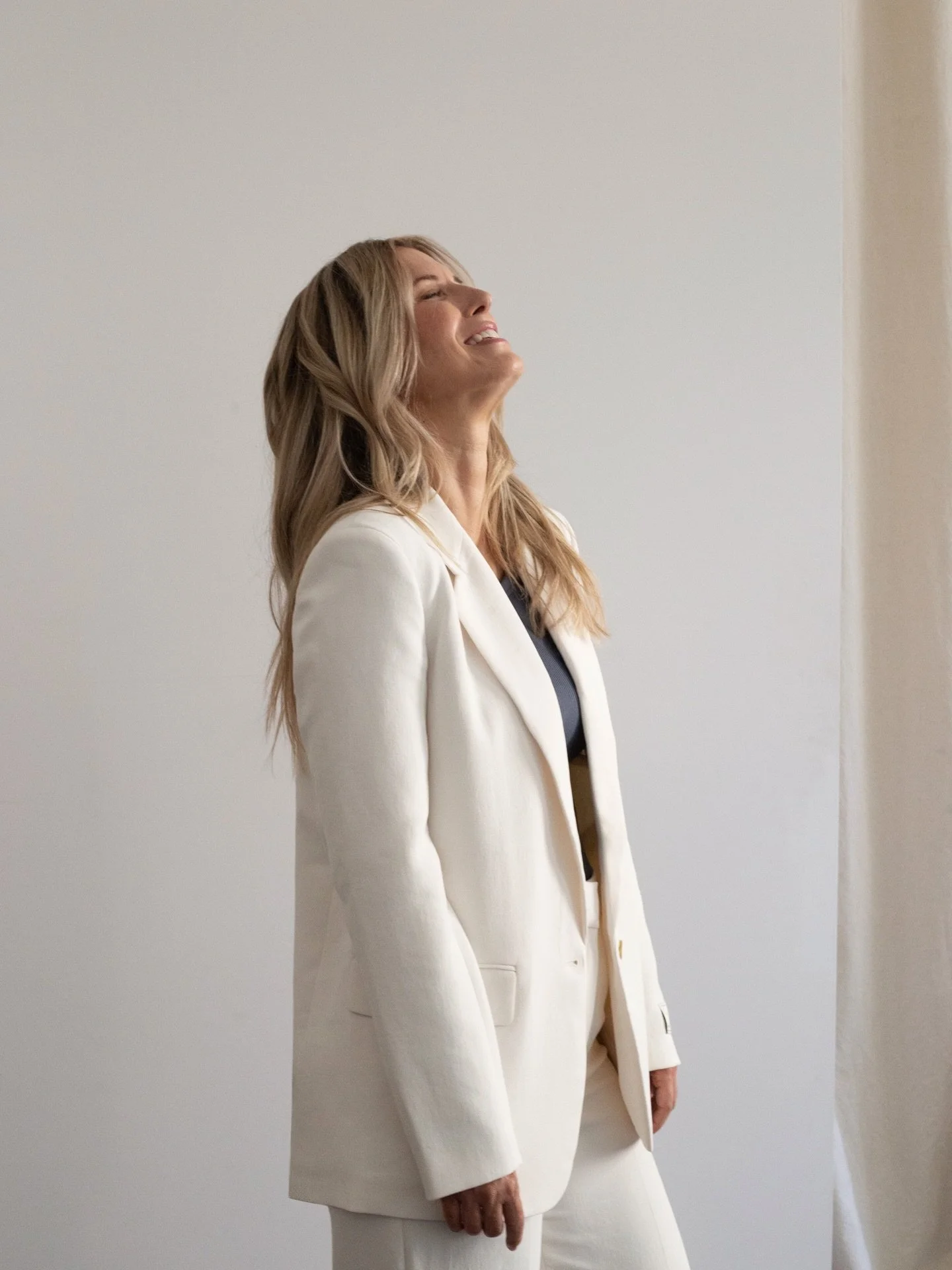 K I M  W I L K I N S O N 
&bull;
&bull;
Photographer- @jackieduncanphotography 
Hair- @kari.kalmer 
Makeup- @bryanartistry 
Model- @therealkimwilkinson 
&bull;
&bull;
&bull;
&bull;
&bull;
&bull;
&bull;#yyc #yychmua #makeupartist #brandingphotography 