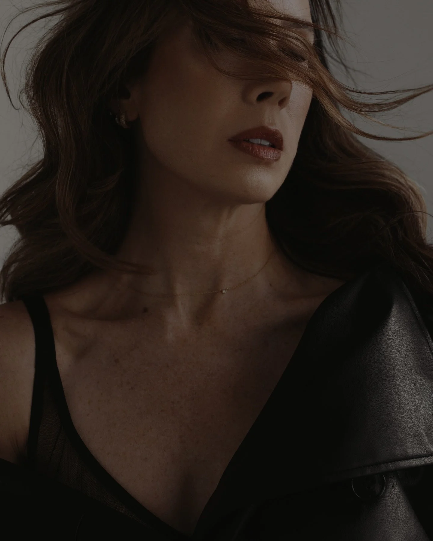 S T A C E Y 
Look how effortlessly stunning this woman is 🤍
&bull;
Photographer- @jackieduncanphotography 
Model- @staceydeboer 
HMUA- @kari.kalmer 
&bull;
&bull;
&bull;
&bull;
#photography #photoshootmakeup #makeupartist #yycmakeupartist #yyc