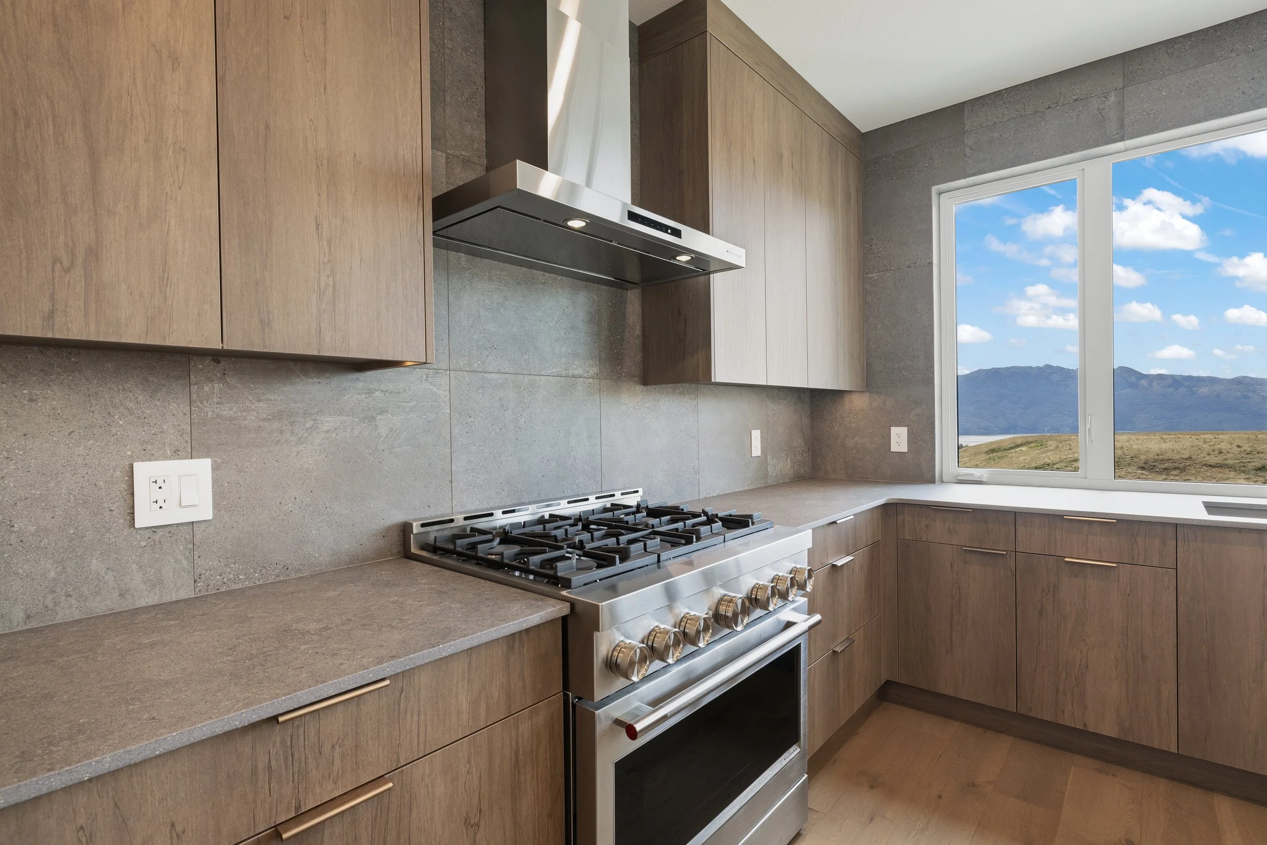 2527 Pinnacle Ridge ©Delaine Dyrdal5.JPG