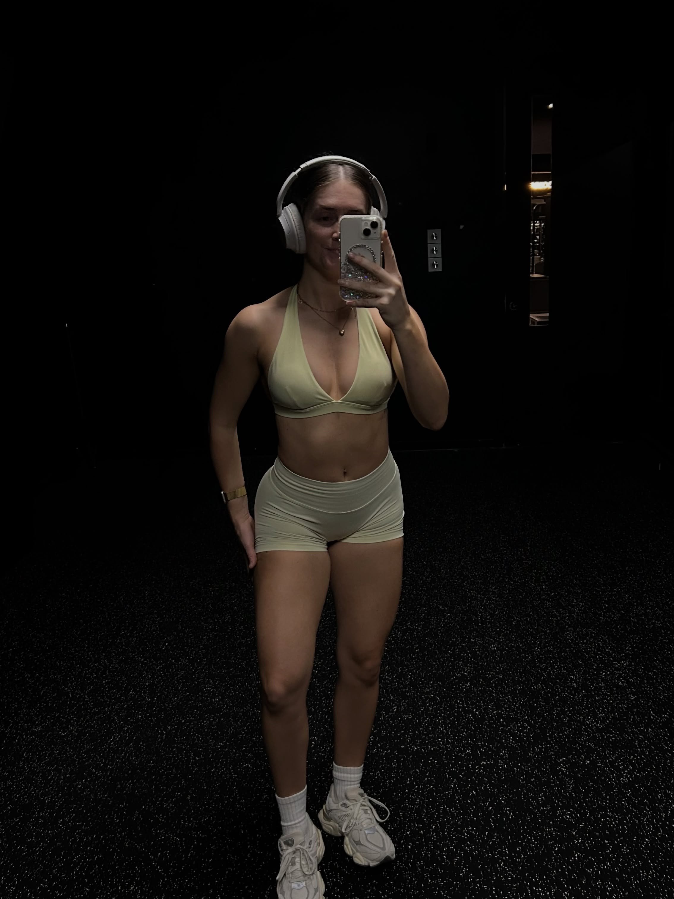 day one of my new training block ✔️

discipline and training have been taking a back set for a bit so we are back and locking in 🤩

goals are: 
build lean muscle, focusing on glutes and shoulders
work on core strength + accessories
increase weights 