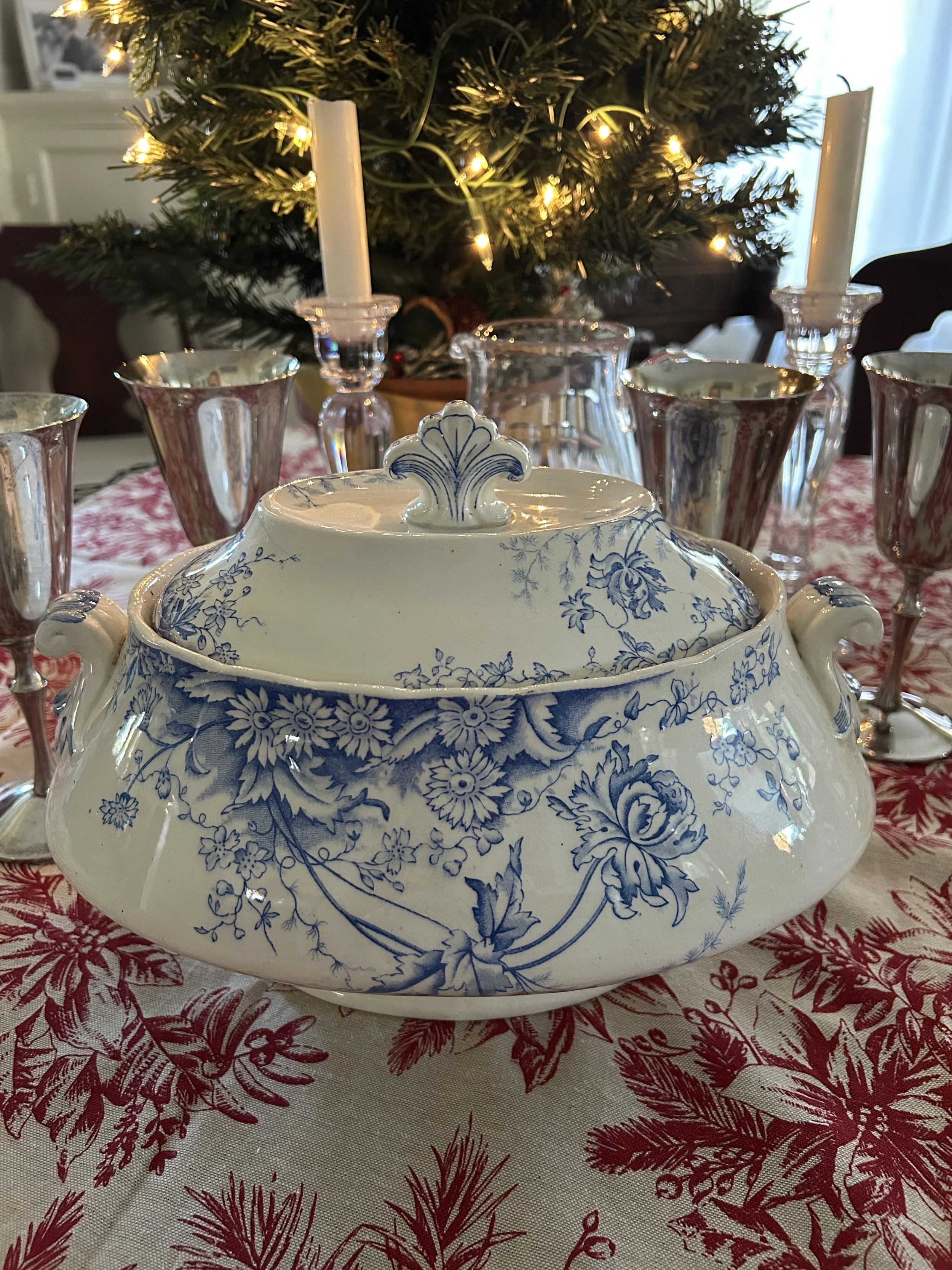 Antique Scottish mid-19th century J & MP Bell & Co. Soup Tureen