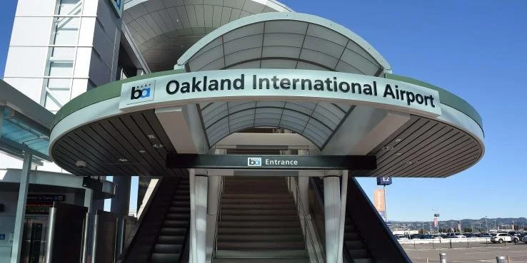 12min drive to Oakland International Airport