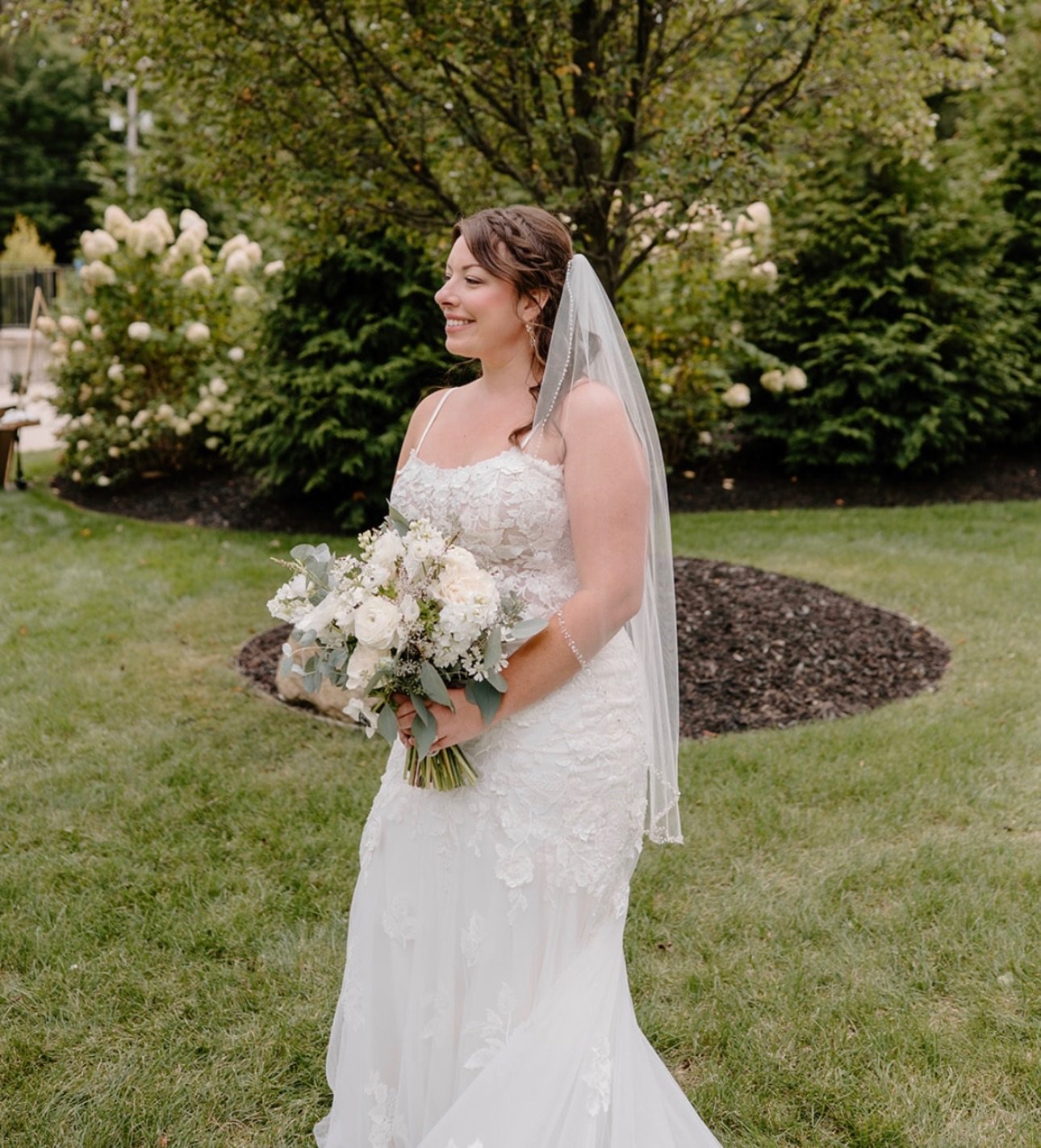 The natural beauty radiates ✨✨

📸: @ryon.e.photo 
&bull;&bull;&bull;

Bridal Makeup
Natural Bridal Beauty

#naturalbridalmakeup #westmichigaweddings #michiganmakeupartist