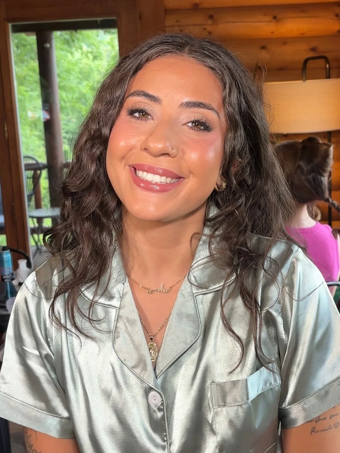 WHAT A HONEYYY 🍯 

Radiant and glowing, always babes. With lasting POWER 💥 

#glowybridesmaidmakeup #westmichiganbride #michiganmakeupartist