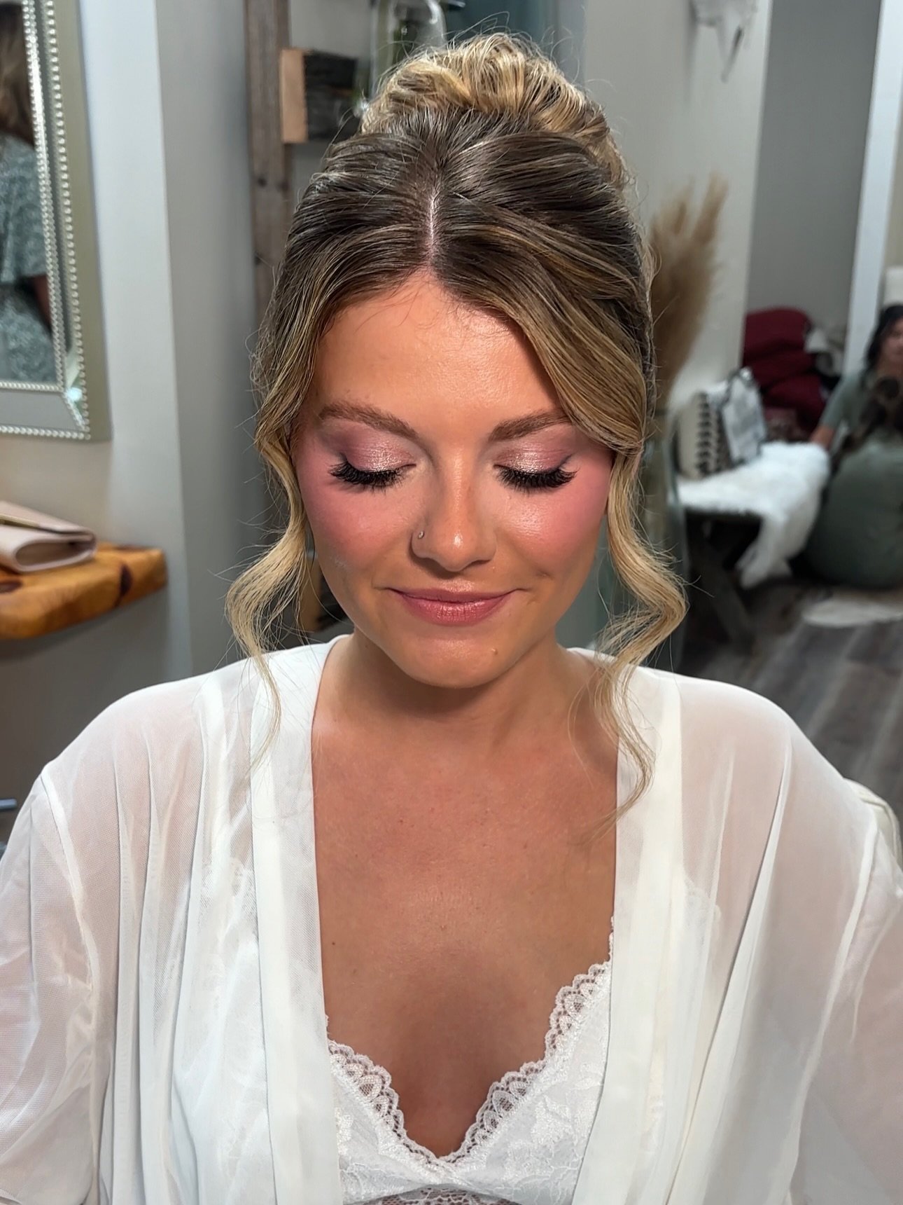 On Saturdays, we wear pink 🎀 

&bull;&bull;&bull;

#pinkbridalmakeup #northernmichiganwedding #michiganmakeupartist #glambridalmakeup #michiganhairstylist