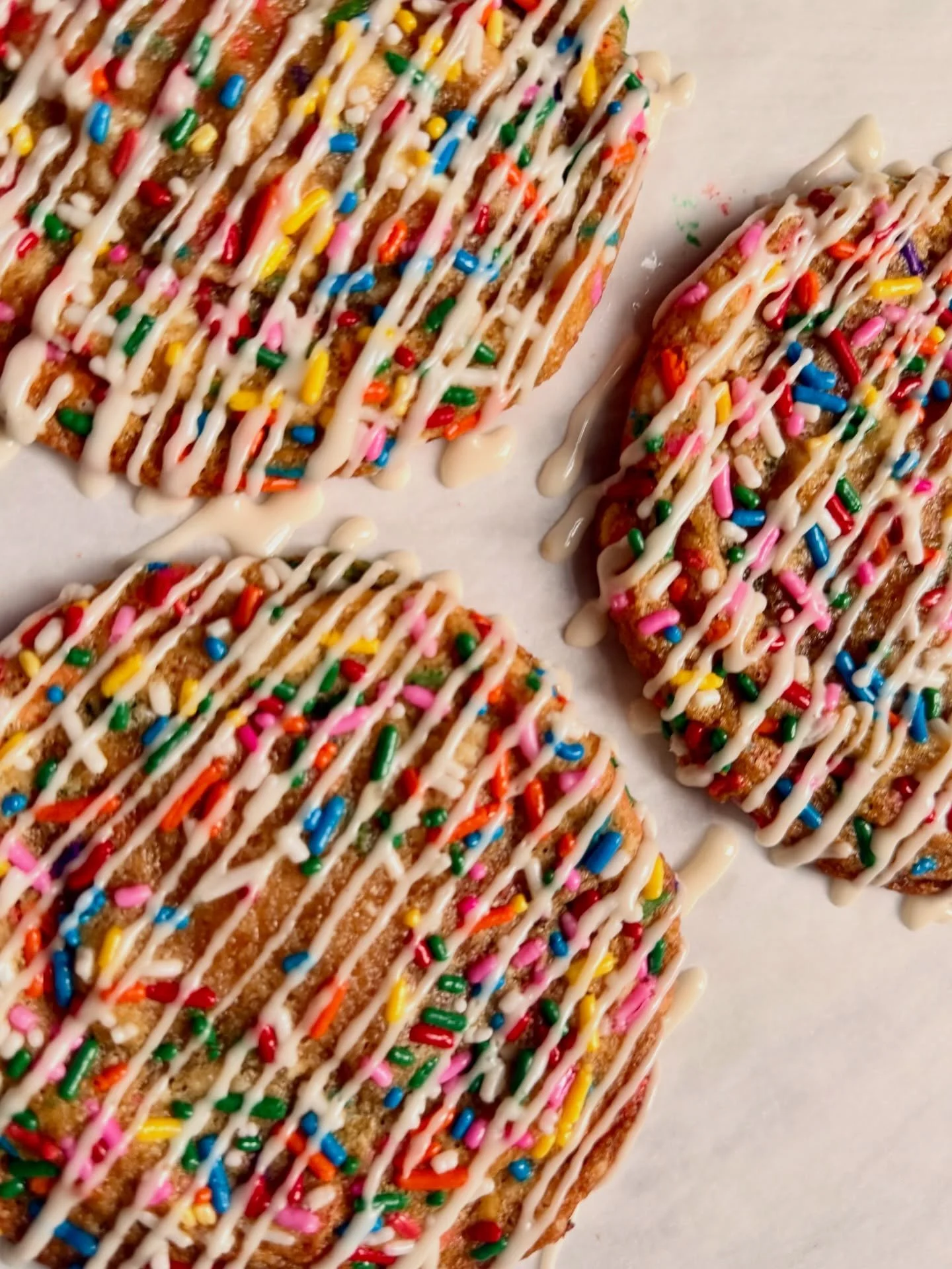 One time for Jubilee, freshly drizzled 😍🍋 a mini celebration in every bite. 

She will always be THAT girl. IFYKYK 

#cookiesdefleur #madeindc #dcfood #lemoncookies