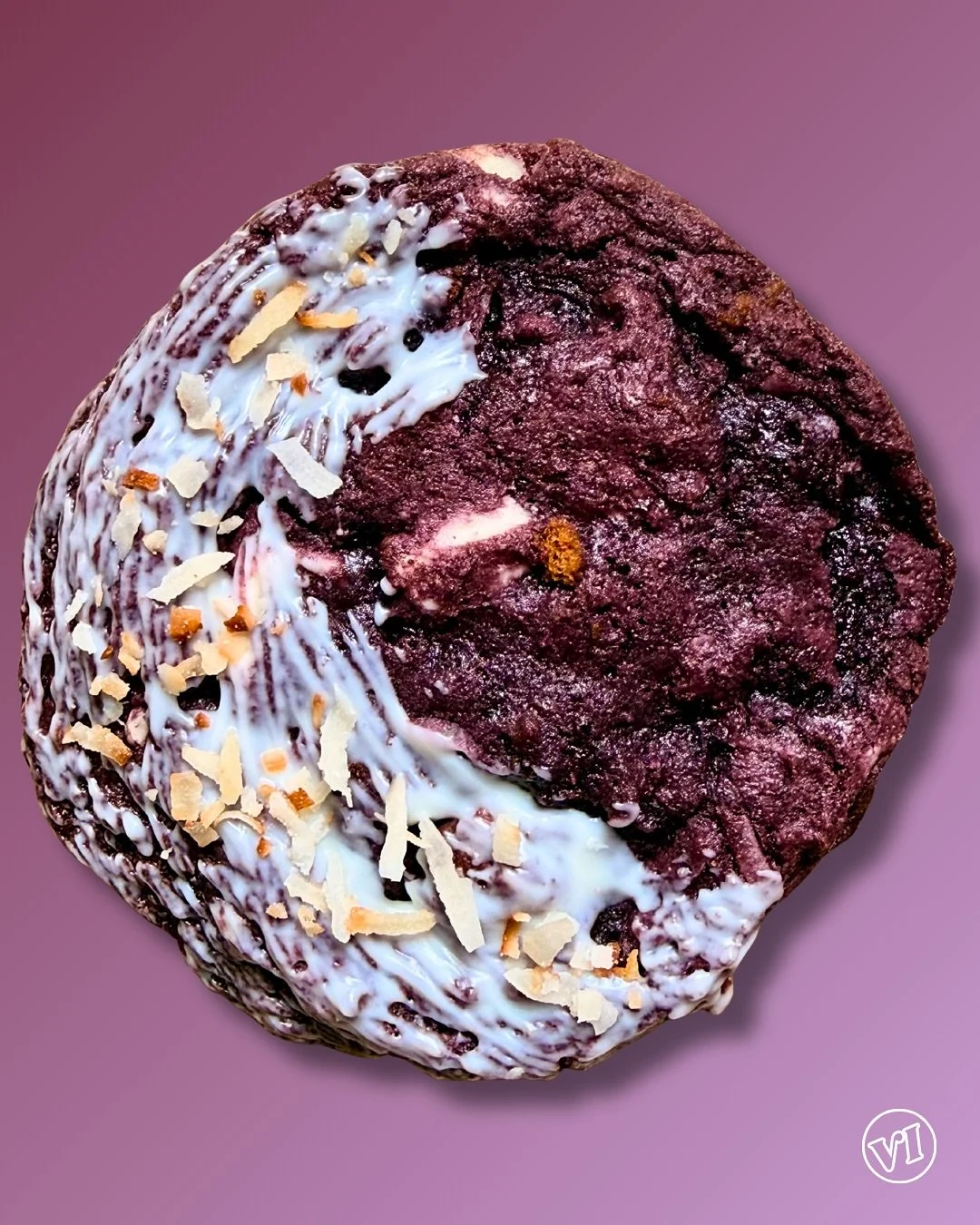 Introducing Halo 🥥💜

Pumpkin had her moment. Sweet potato too.
Now, it&rsquo;s Ube&rsquo;s time to shine at your next Friendsgiving. 

A rich, deep purple base with toasted coconut, white chocolate, and Biscoff bits.

This month&rsquo;s underdog, b