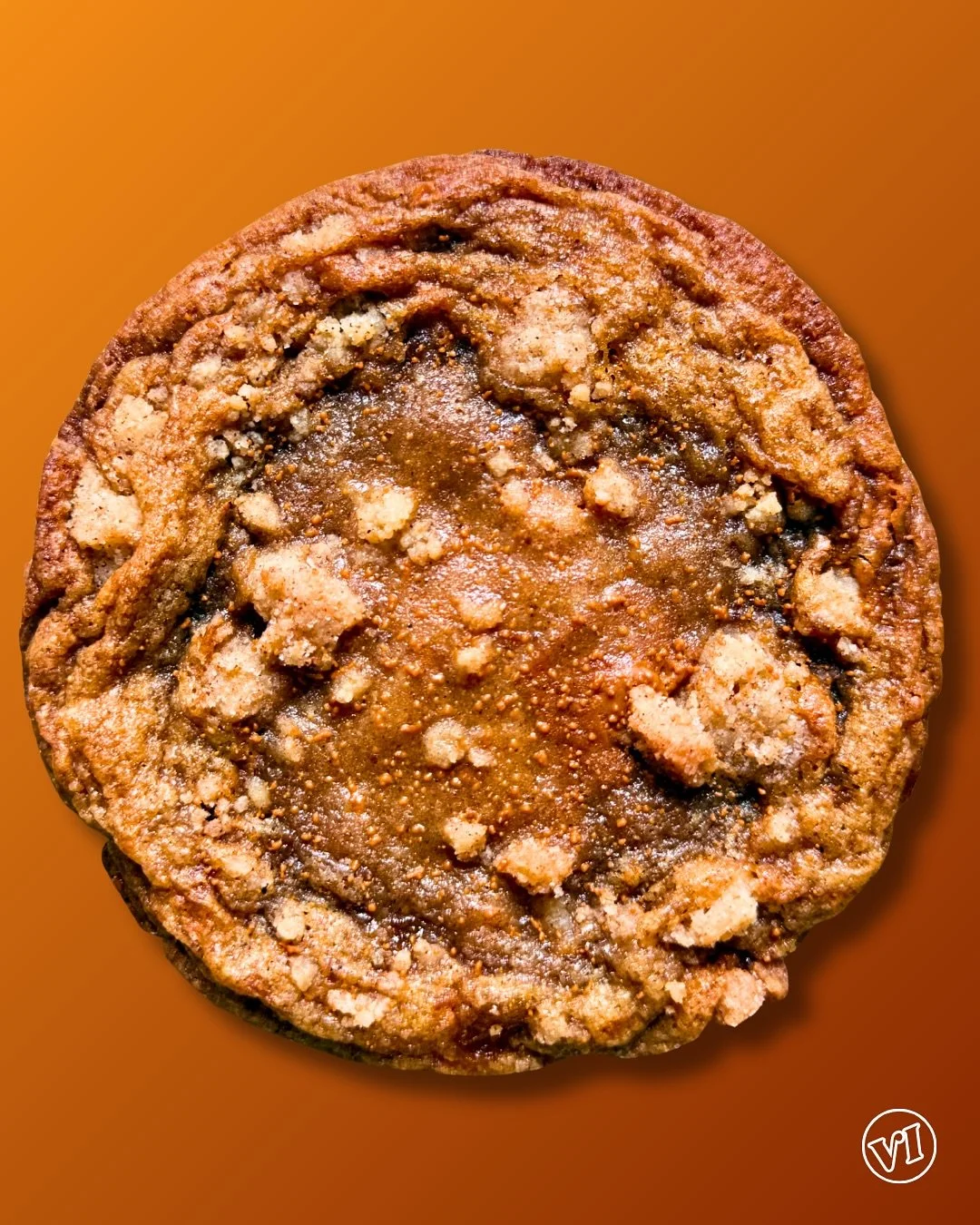 Meet Soleil 🌞🍑

Peach cobbler, ✨reimagined✨. Warm spices, cinnamon blonde chocolate, ribbons of jam, and a buttery streusel on top.

She&rsquo;s cozy, golden, and guaranteed to shine on this Friendsgiving&rsquo;s dessert table. 

But, don&rsquo;t t