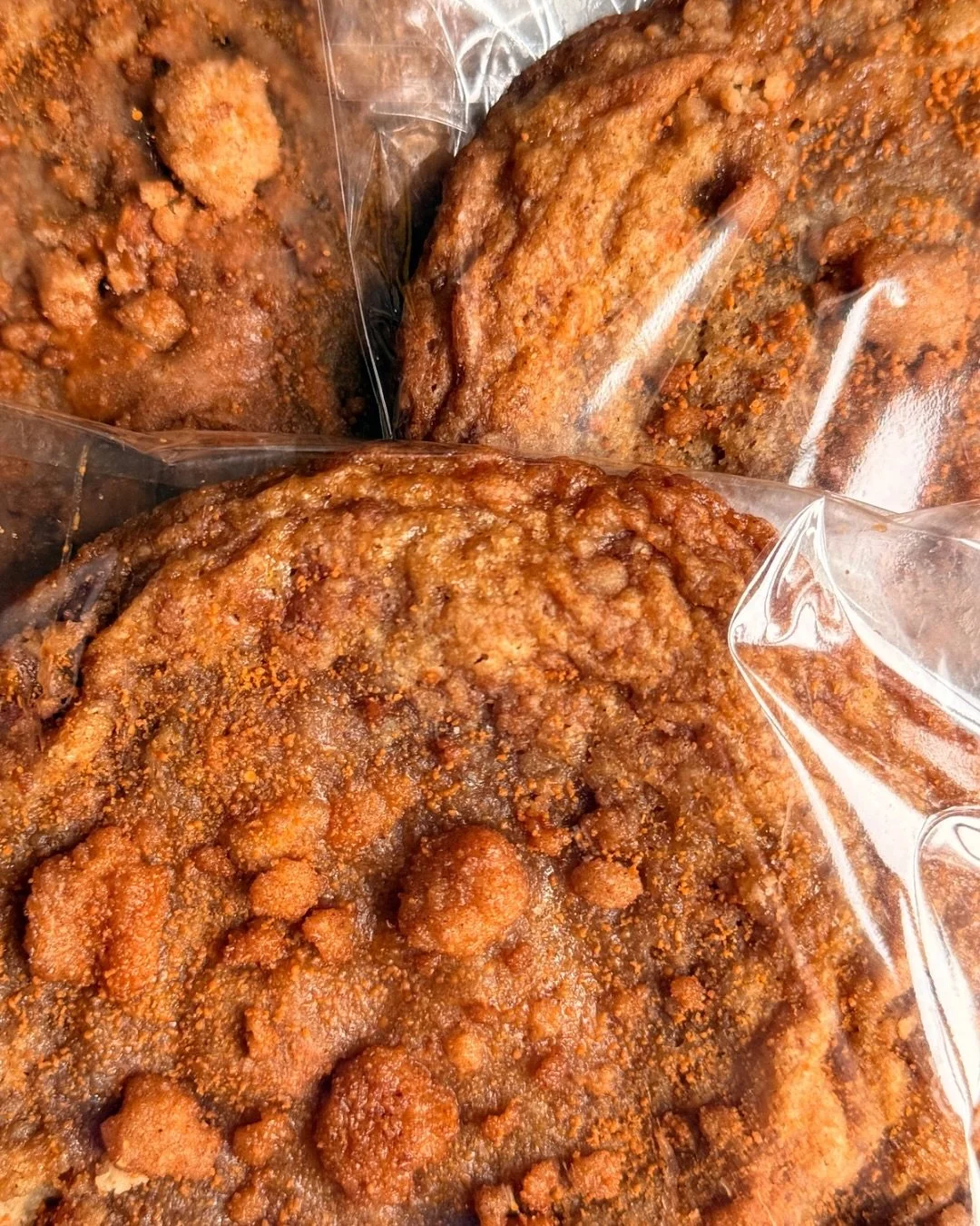 Ready for my close up, ✨Mr. Demille 📸

Soleil and Halo in the wild. Grateful for this weekend&rsquo;s orders. S/o to the customer who let us test a different version of Halo 🙏🏽

Soleil restock 👀

#cookiesdefleur #madeindc #dcfood #microbakery