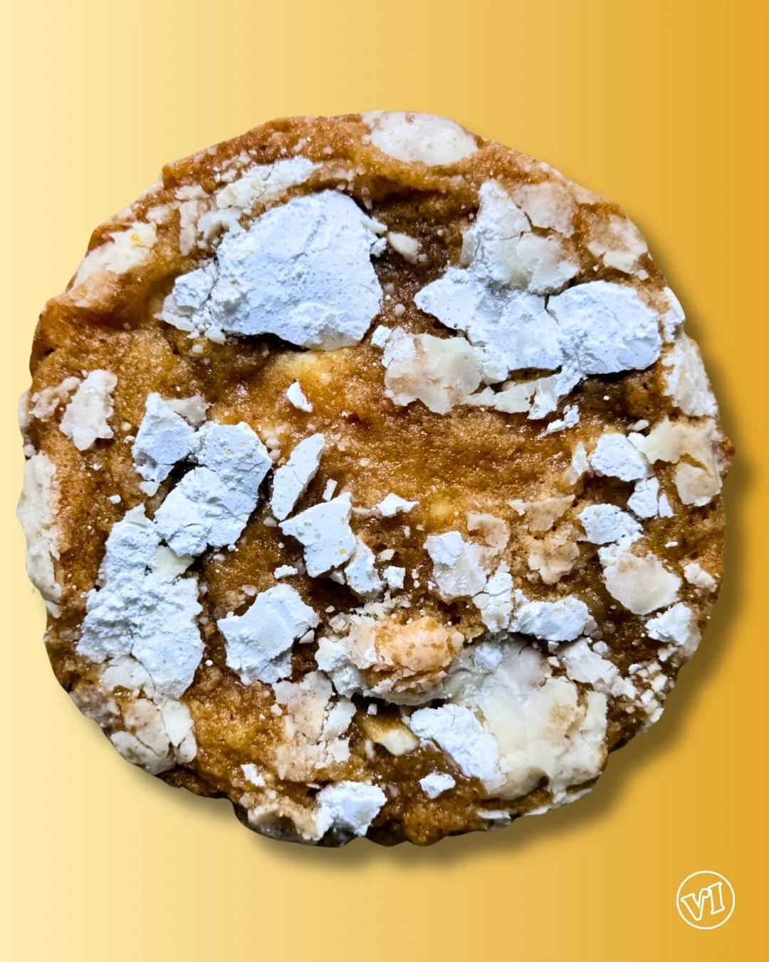 Hello, (L&iacute;mon)Cello 🍋⚡️

Bright, electric lemon.
White chocolate.
A tart lemon curd swirl running through the center.

Finished in a dramatic sweet+tart powdered sugar crinkle. 

Lemon bar who??

#cookiesdefleur #madeindc #dcfoodie #lemontart