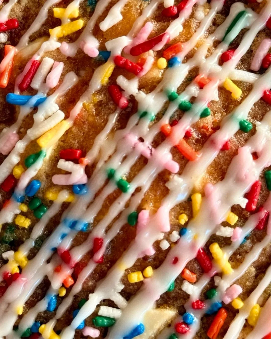 Ms. Jubilee 🌼🍋

Lemon drizzle. Rainbow sprinkles. White Chocolate. 

A little sunshine, dressed for any celebration 🎉 

#cookiesdefleur #madeindc #dcfood #lemoncookies