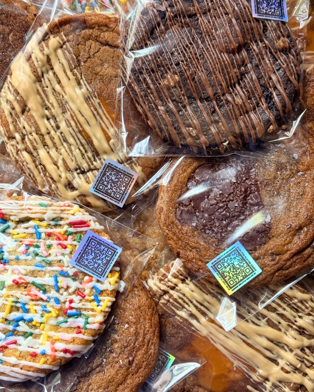 First time here? Welcome to Cookies de Fleur 🍪🌼

Meet The Standard Collection. Our signature lineup of cookies, ready whenever a craving hits 🤤

🍋 Jubilee // Lemon Confetti
🍂 Sugar &amp; Spice // Oatmeal Raisin
✨ Salted Blonde // White Chocolate