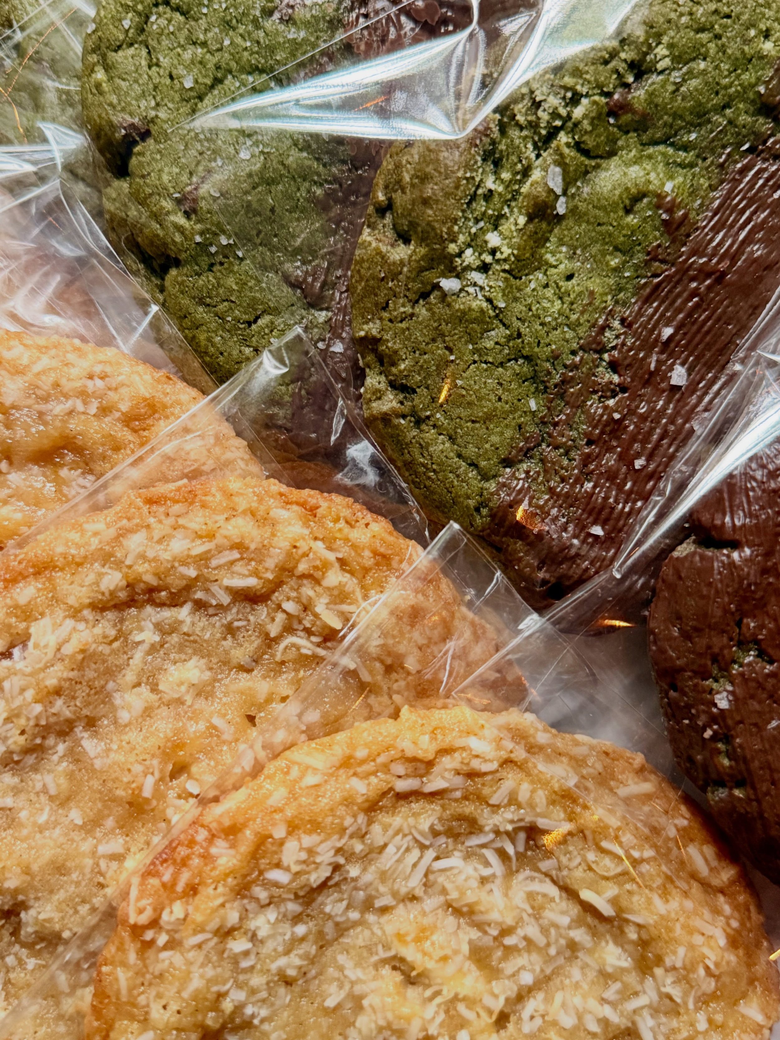 A drool worthy duo this month 🤤

Link in bio 🍪🌼

#cookiesdefleur #madeindc #dcfood #microbakery