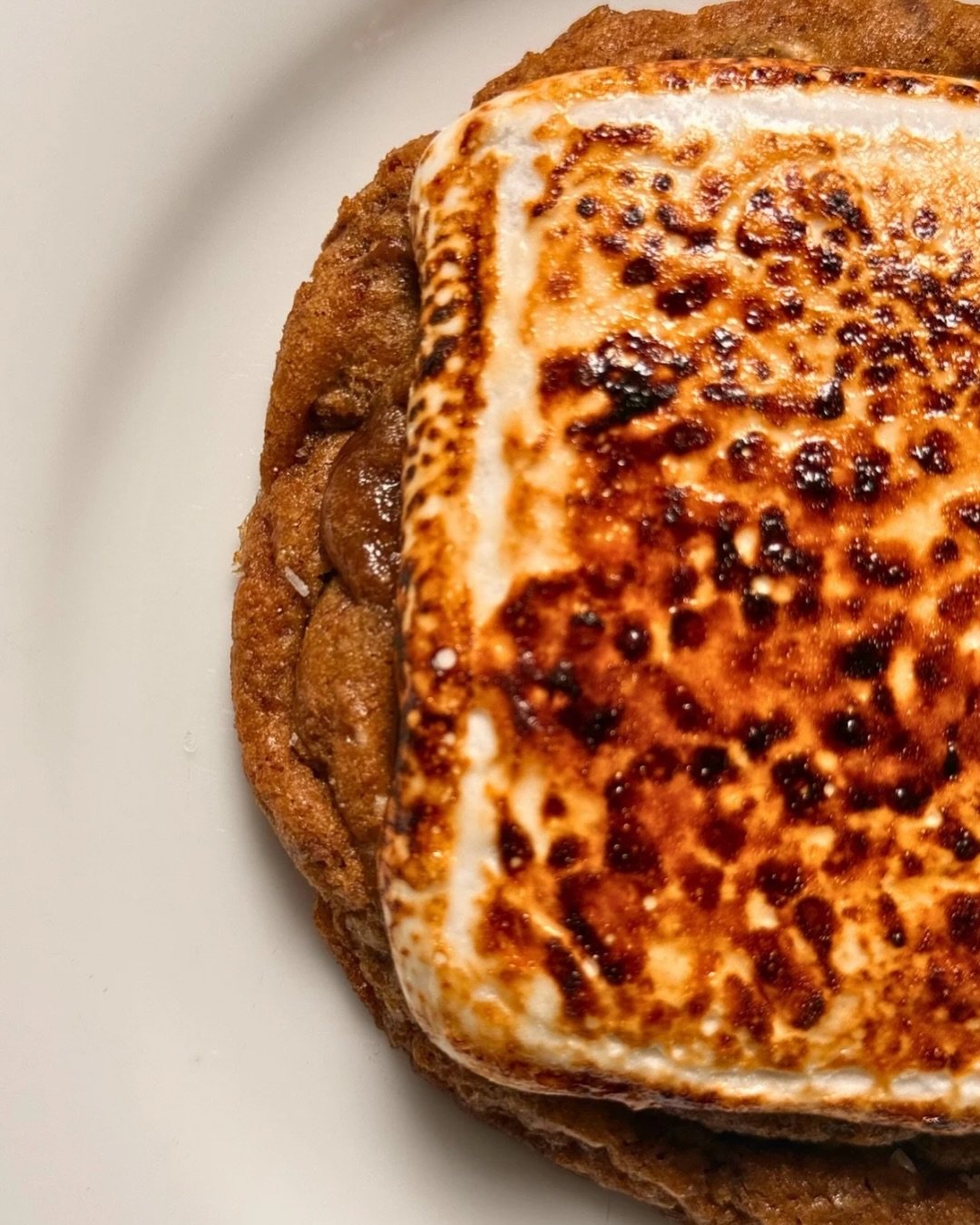 Returning customer pulled GRAHAM out of the Archive 🍫🔥

So naturally, I had to make an extra&hellip; for quality assurance purposes 🤣

S&rsquo;mores in the summer? Yes, please. 

Scroll through the Archive and pull out a favorite of your own.

🍪?