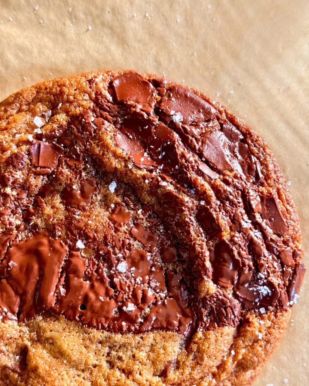 Chocolate M&eacute;nage // the cookie that started it all 😍 

Ripples >>

🍪🌼
 
#cookiesdefleur #madeindc #dcfood #microbakery