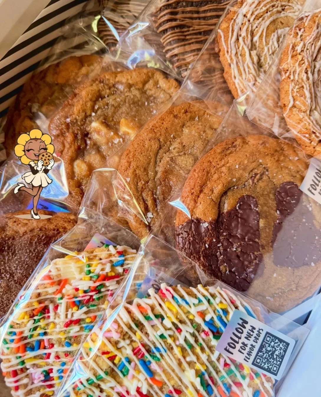 CdF: 🍪🌼? 

You: 😍🙂&zwj;↕️

#cookiesdefleur #madeindc #dcfoodie #microbakery #whatyouwant