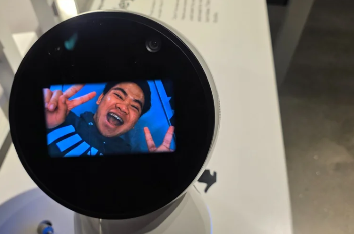 Selfie with Personal Robot at MIT Museum