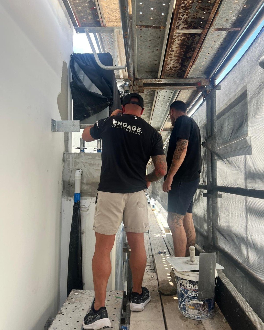 Our biggest lesson this year? The job isn&rsquo;t just about the build &mdash; it&rsquo;s about the people. Clients, crew, consultants. Strong relationships = smoother projects every time.

#EngageConstruction #PeopleFirst #LessonsFromSite #EasternSu